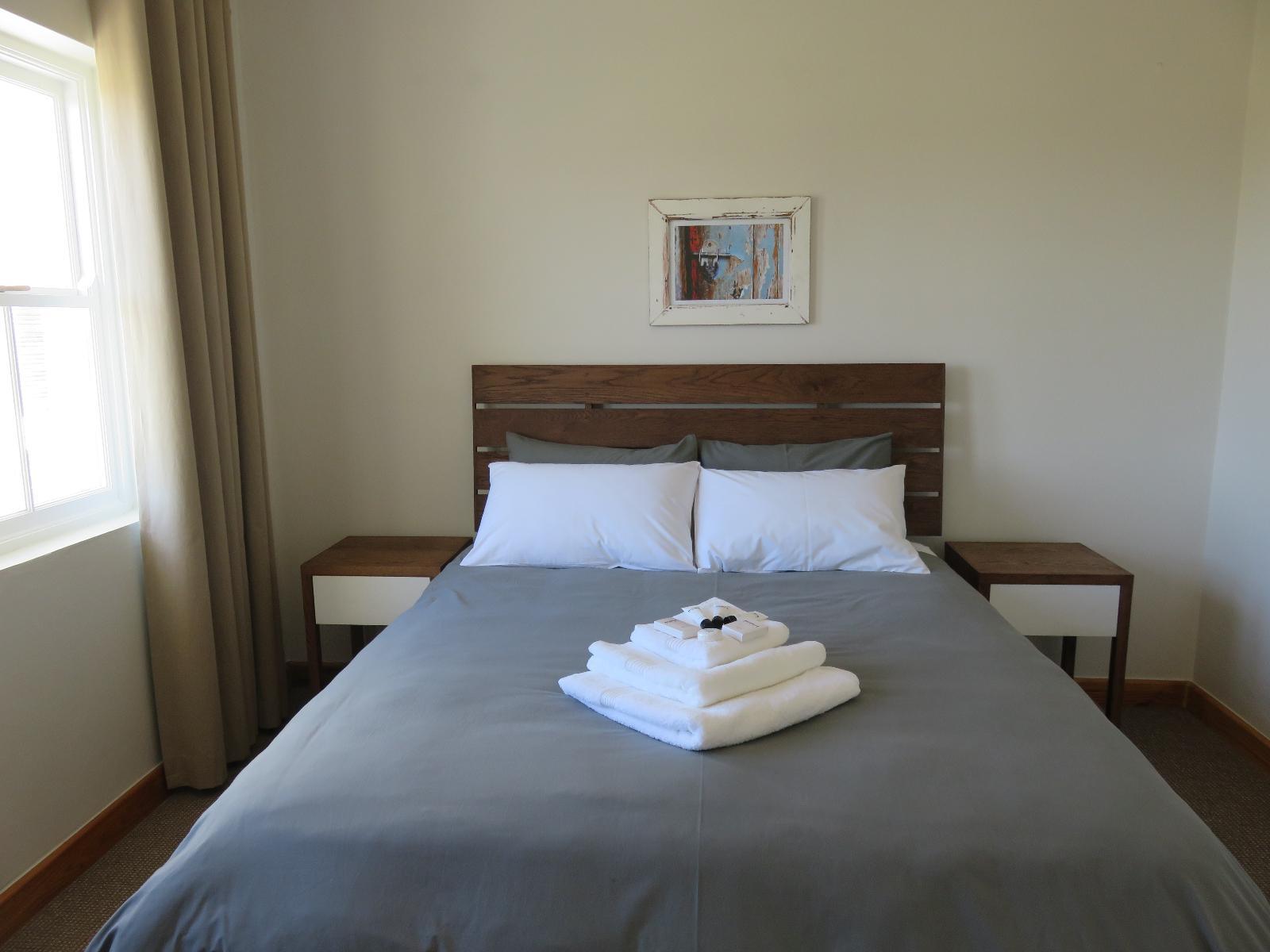 Room 2 — Photo of the whole room