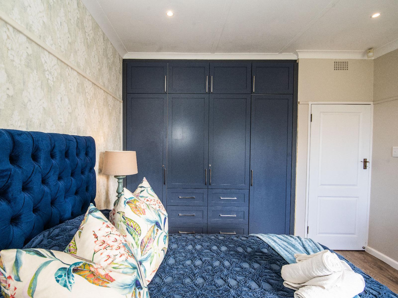Room 2 — Decorative detail