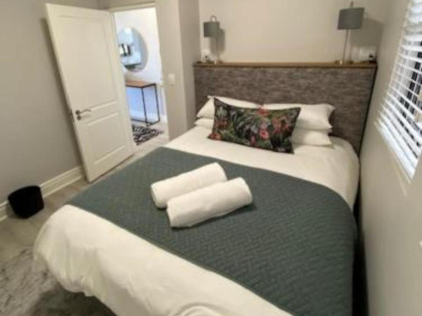 Room 2 — Photo of the whole room