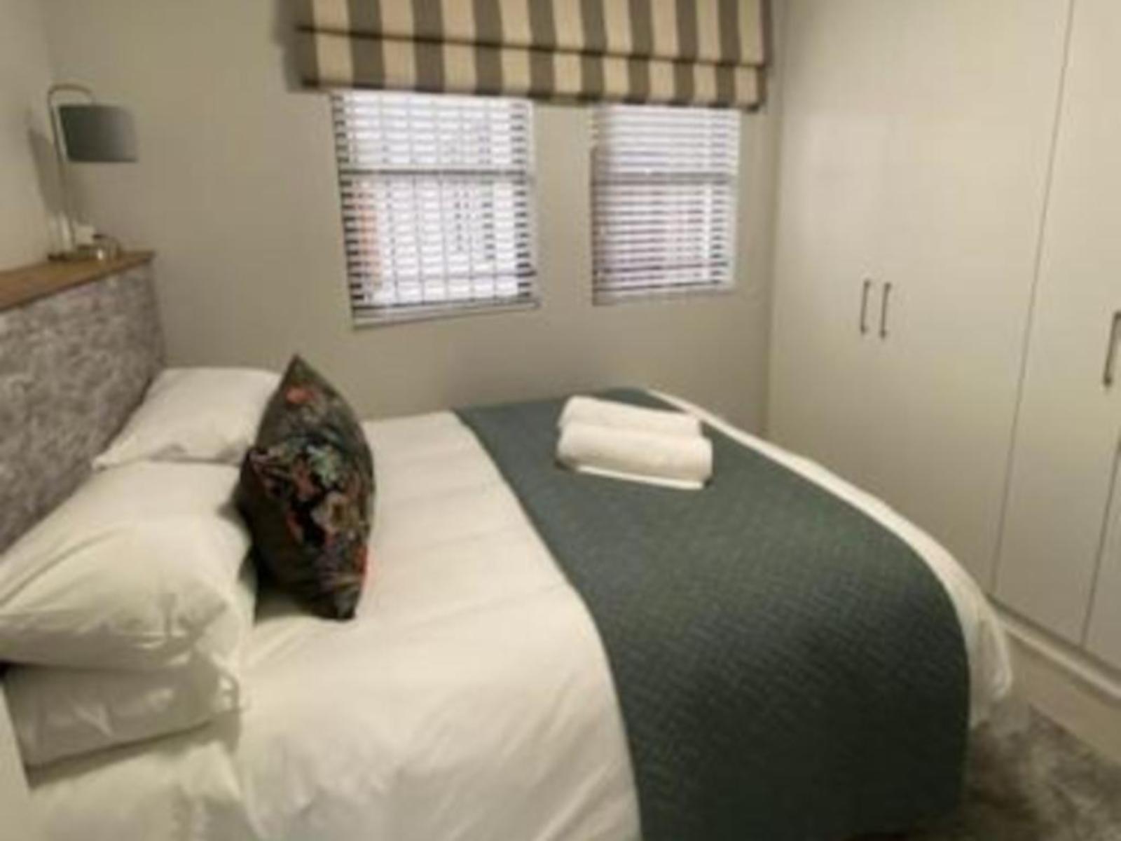 Room 2 — Photo of the whole room