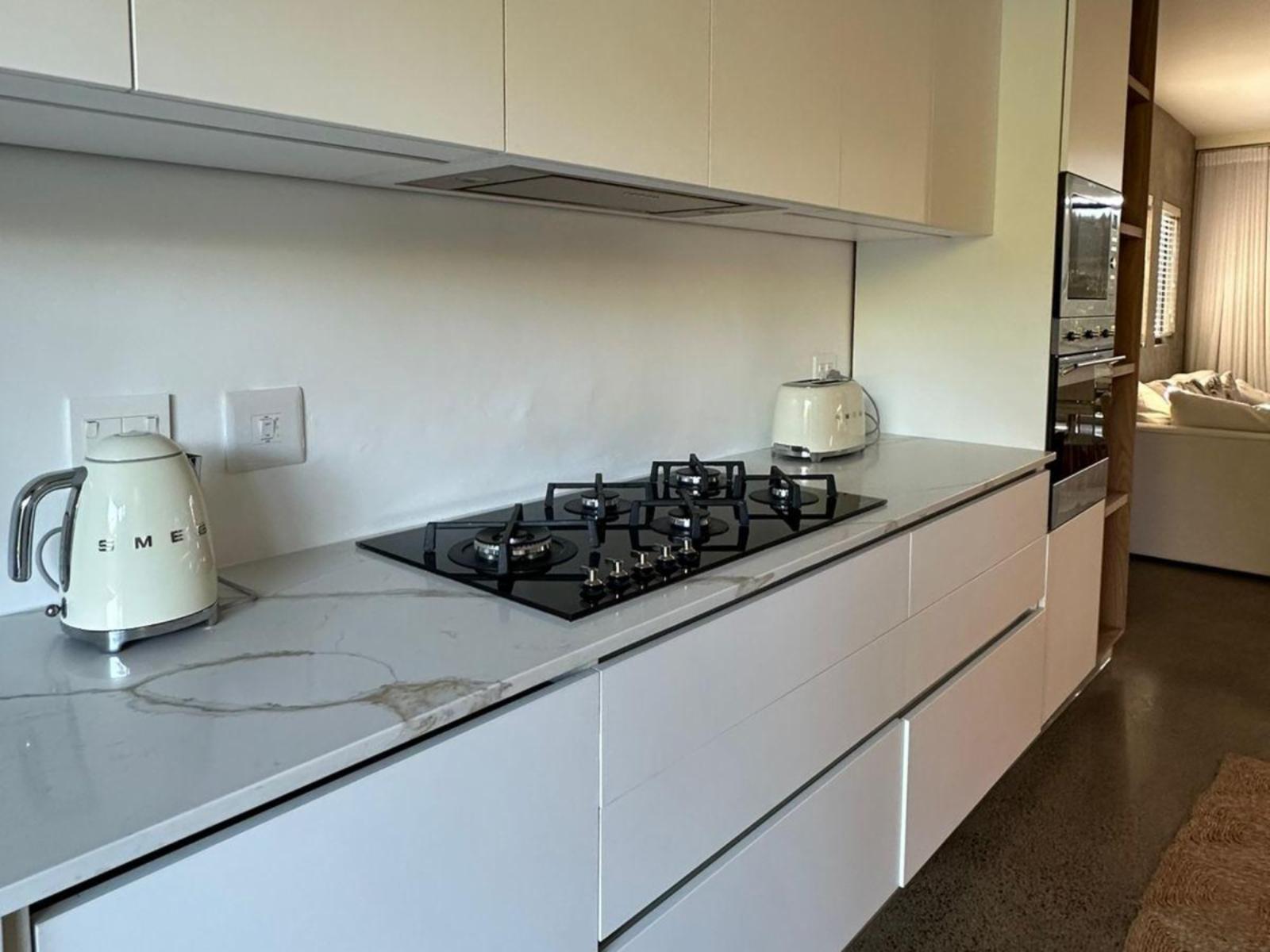 Room 1 — Kitchenette
