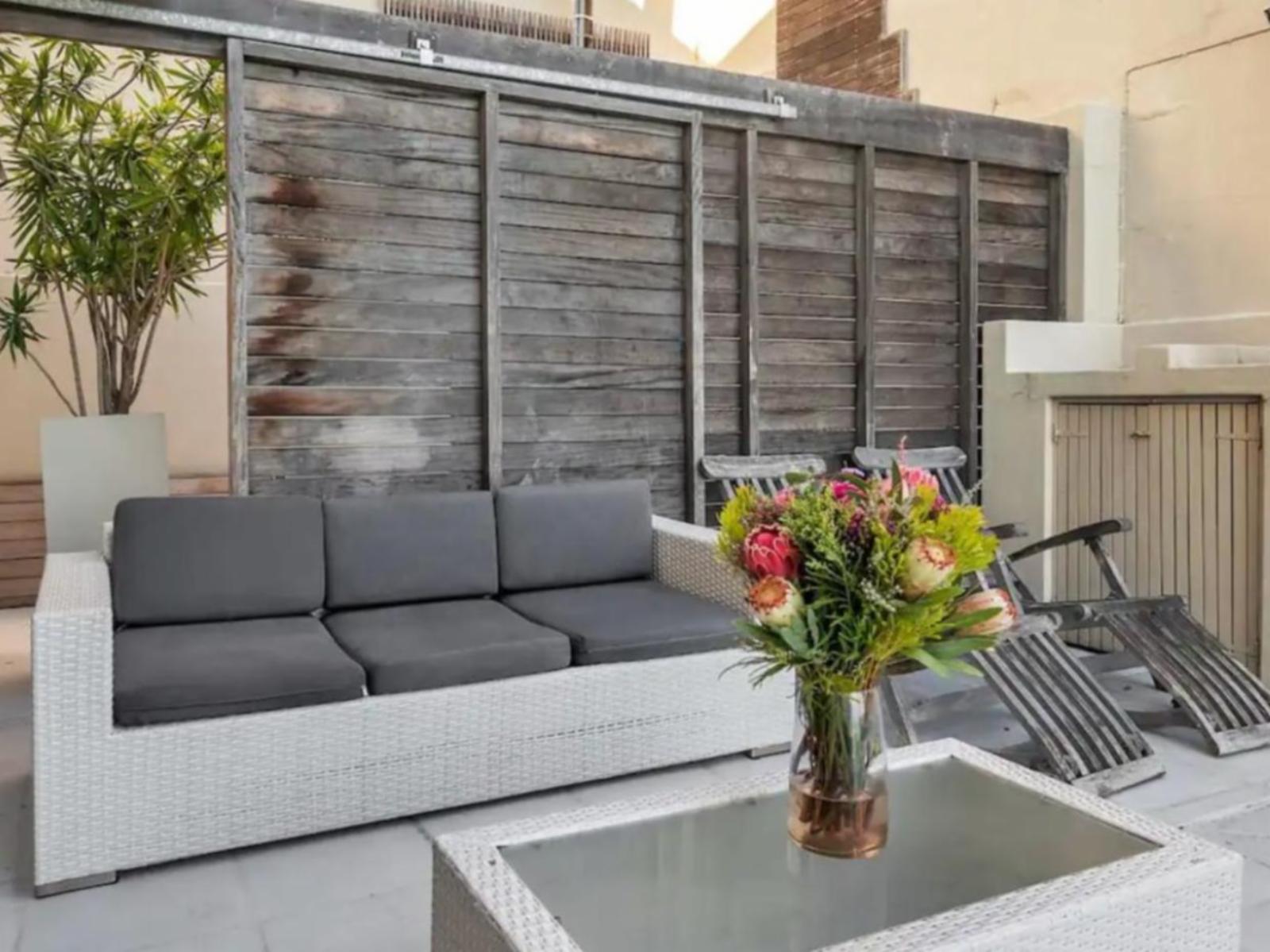 Room 1 — Balcony/Terrace