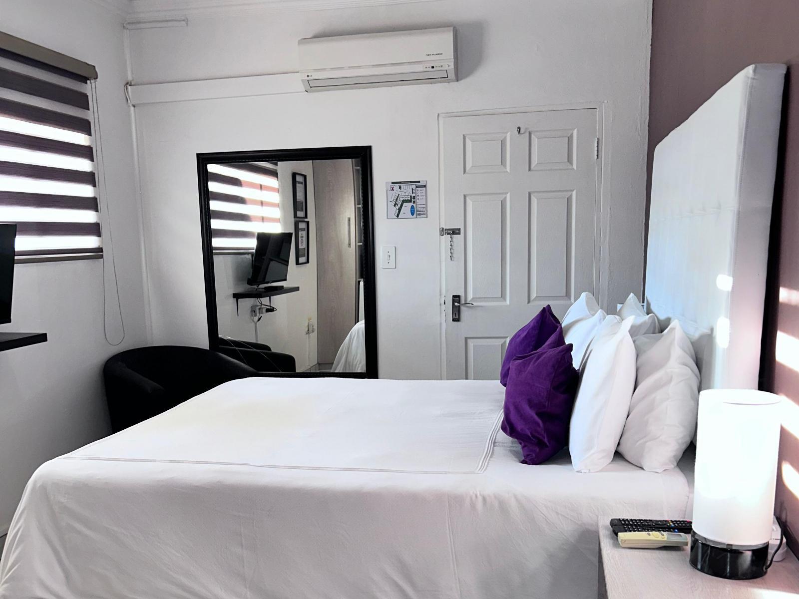 Room 5 — Photo of the whole room