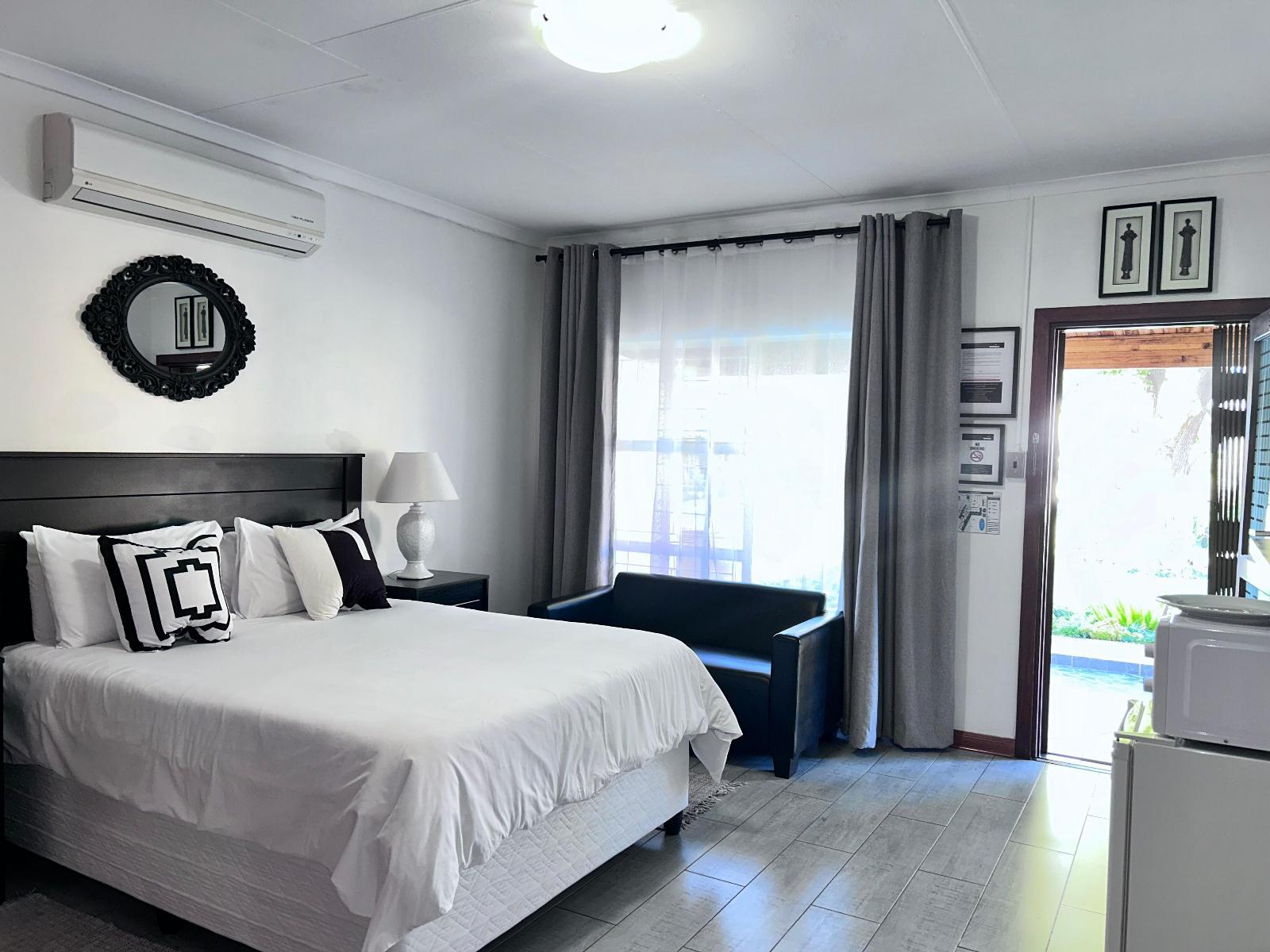 Room 3 — Photo of the whole room