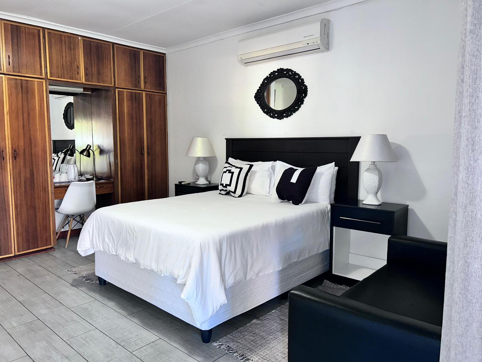 Room 3 — Photo of the whole room