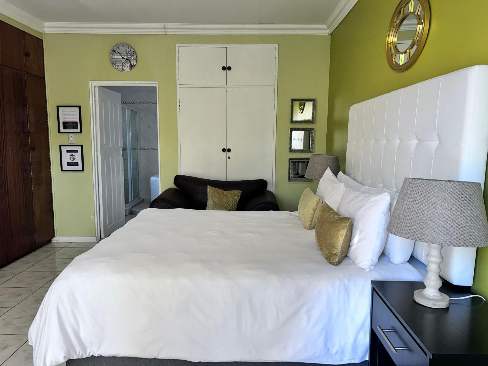 Room 1 — Photo of the whole room