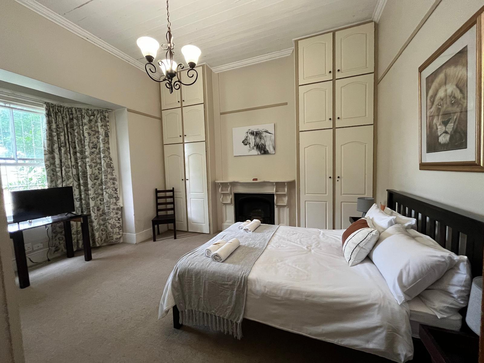 Room 1 — Photo of the whole room
