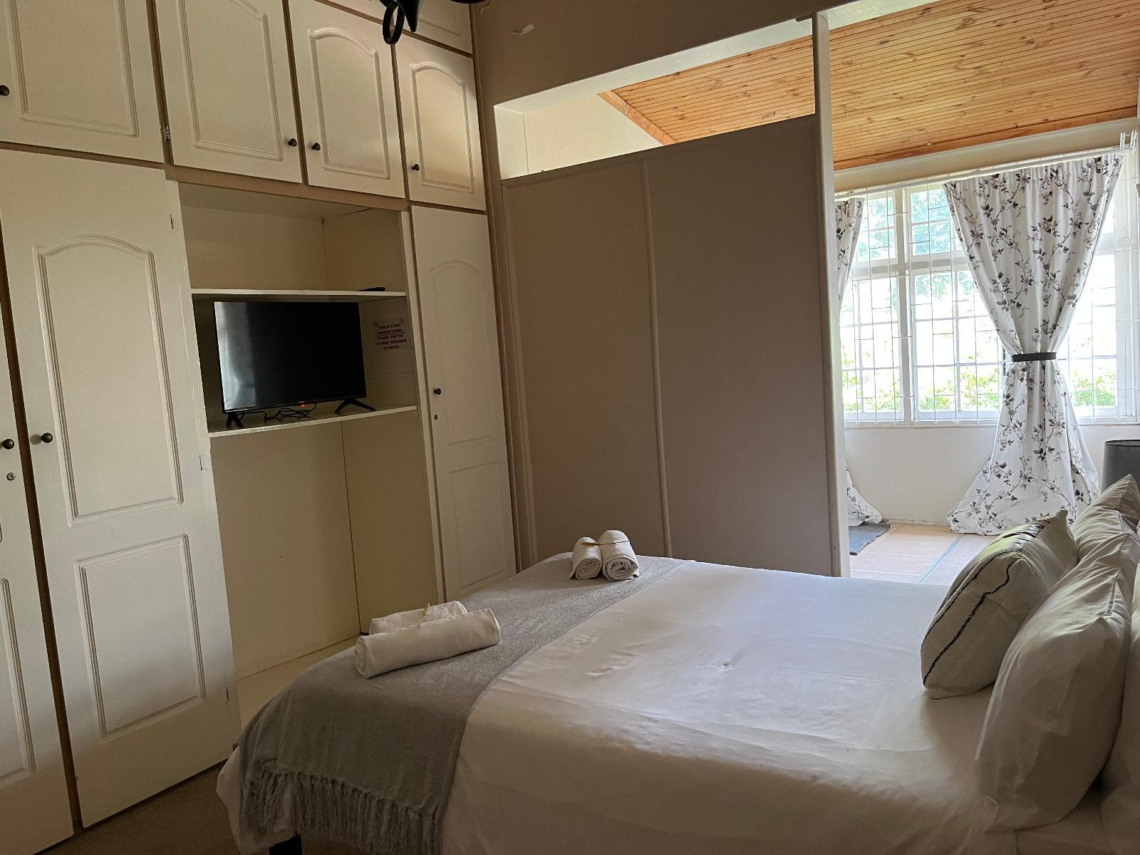 Room 1 — Photo of the whole room