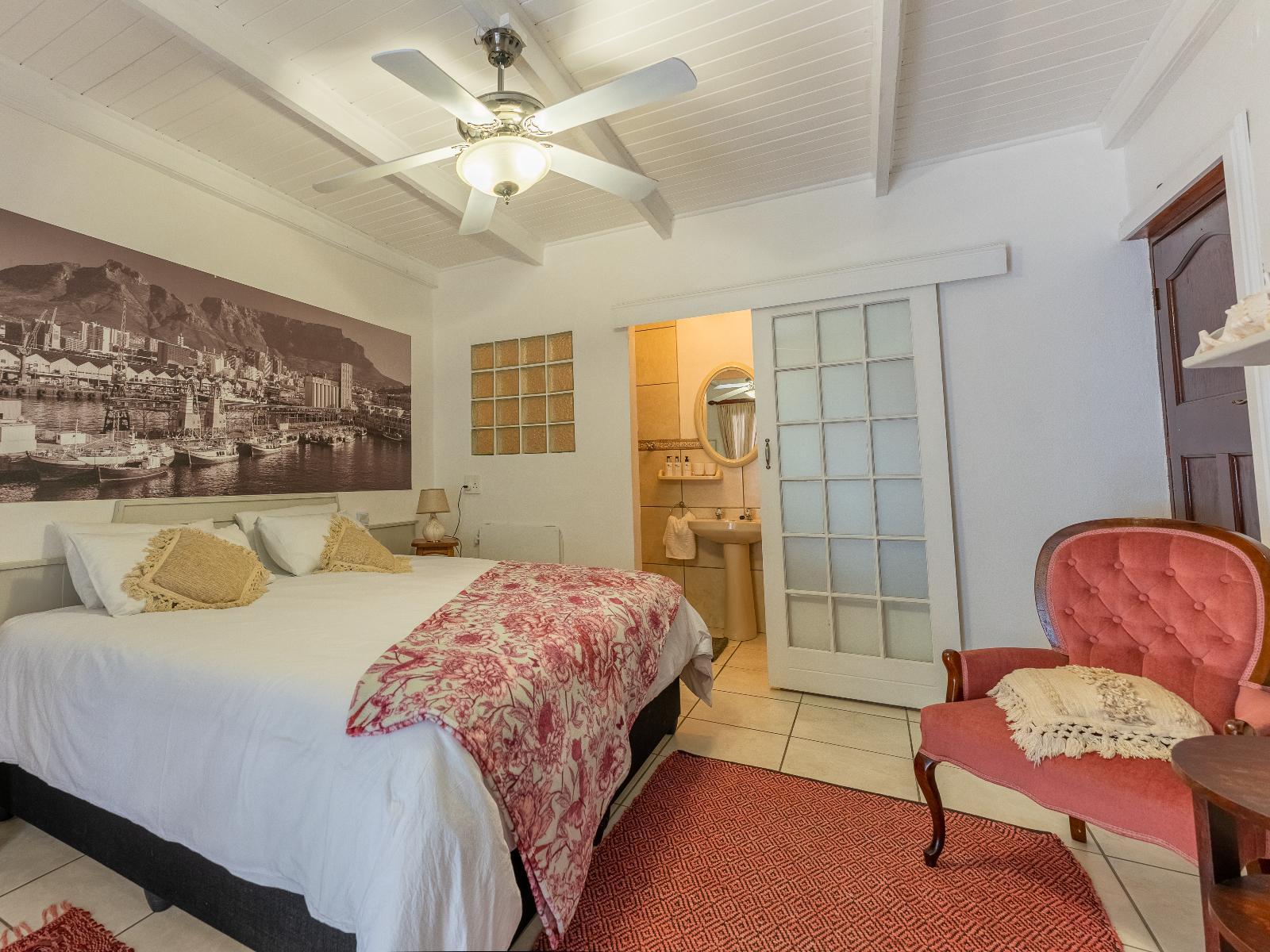 Room 1 — Photo of the whole room