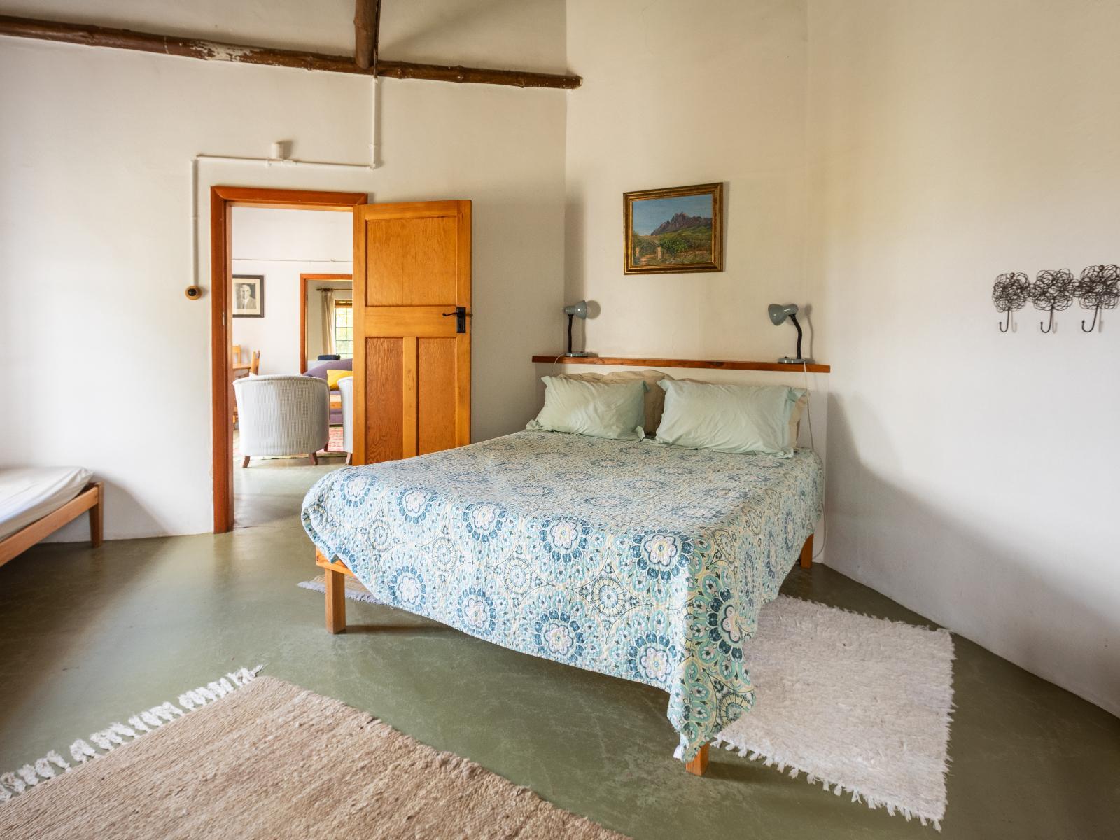 Room 1 — Photo of the whole room