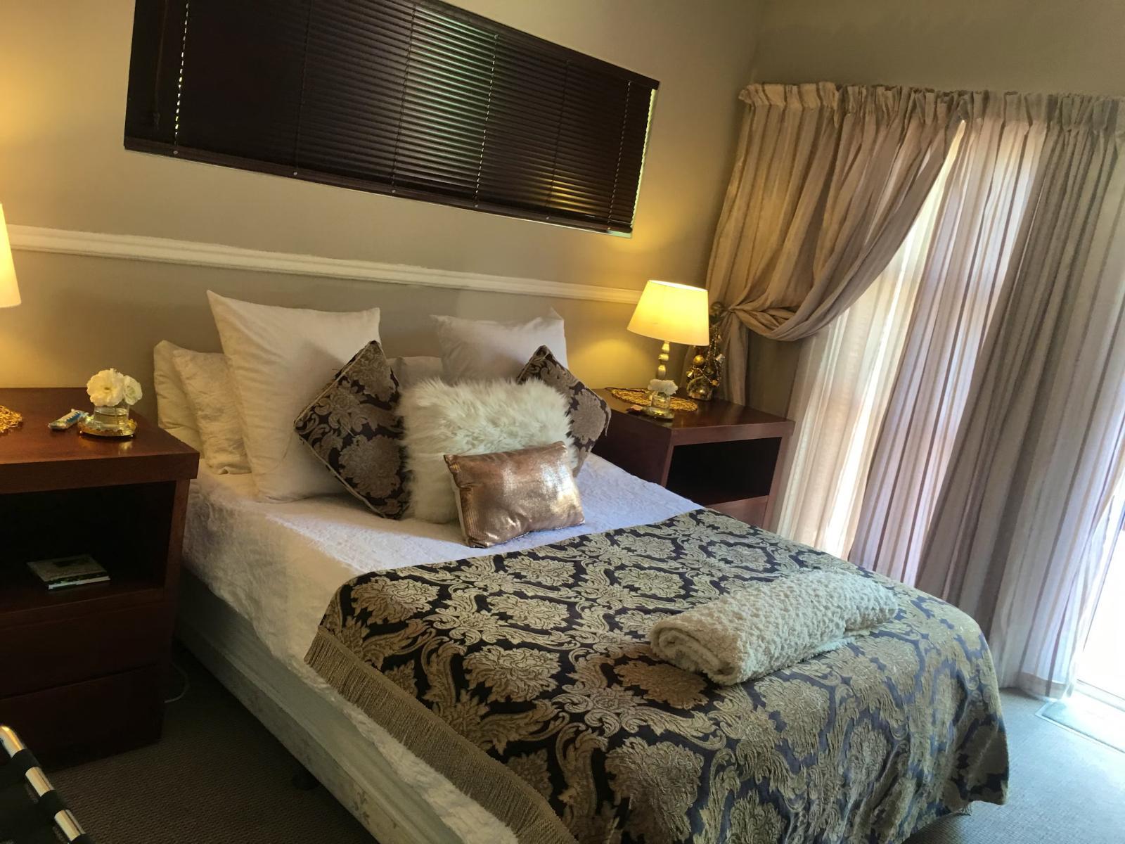 Room 7 — Bed