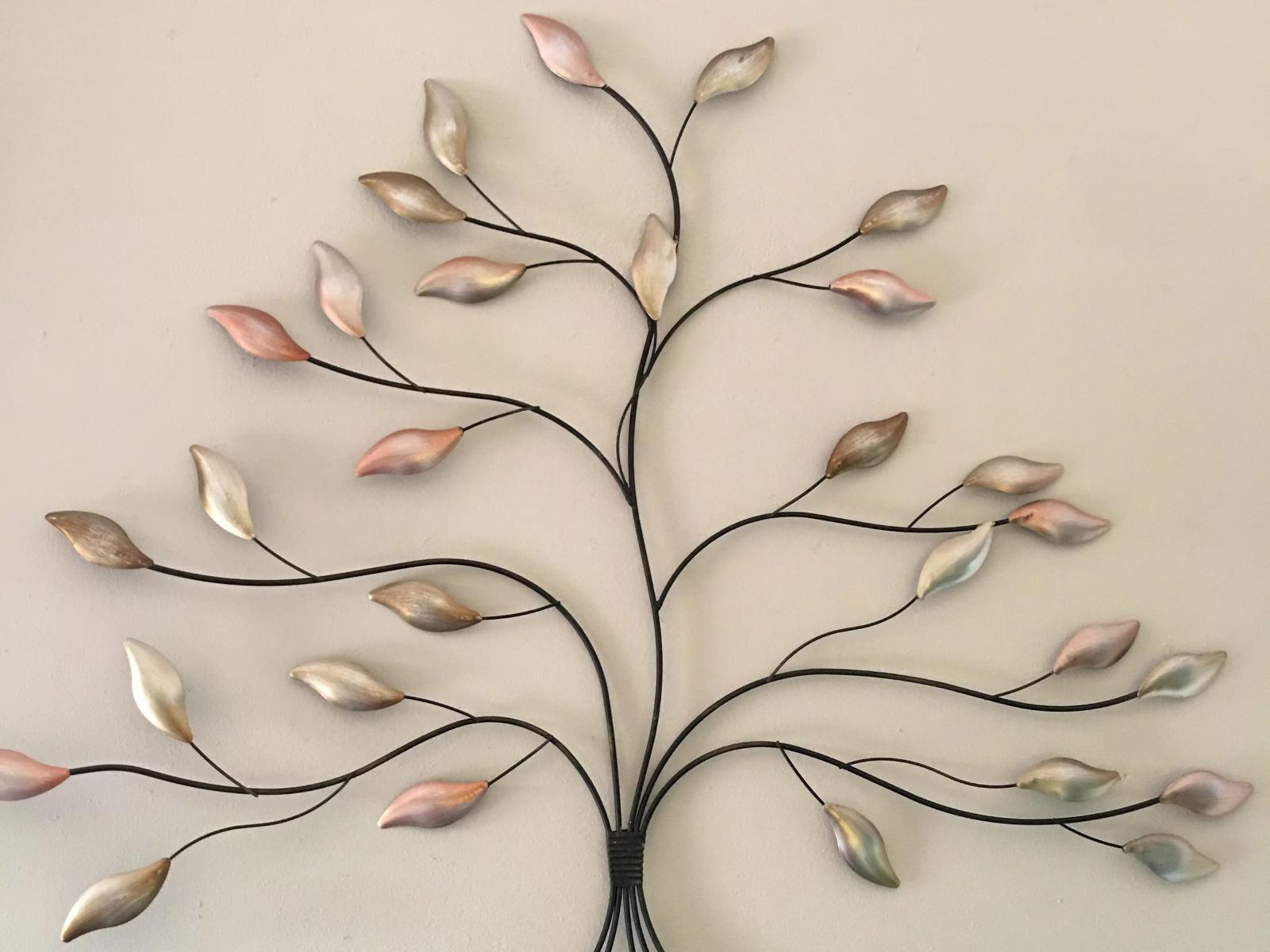 Room 7 — Decorative detail