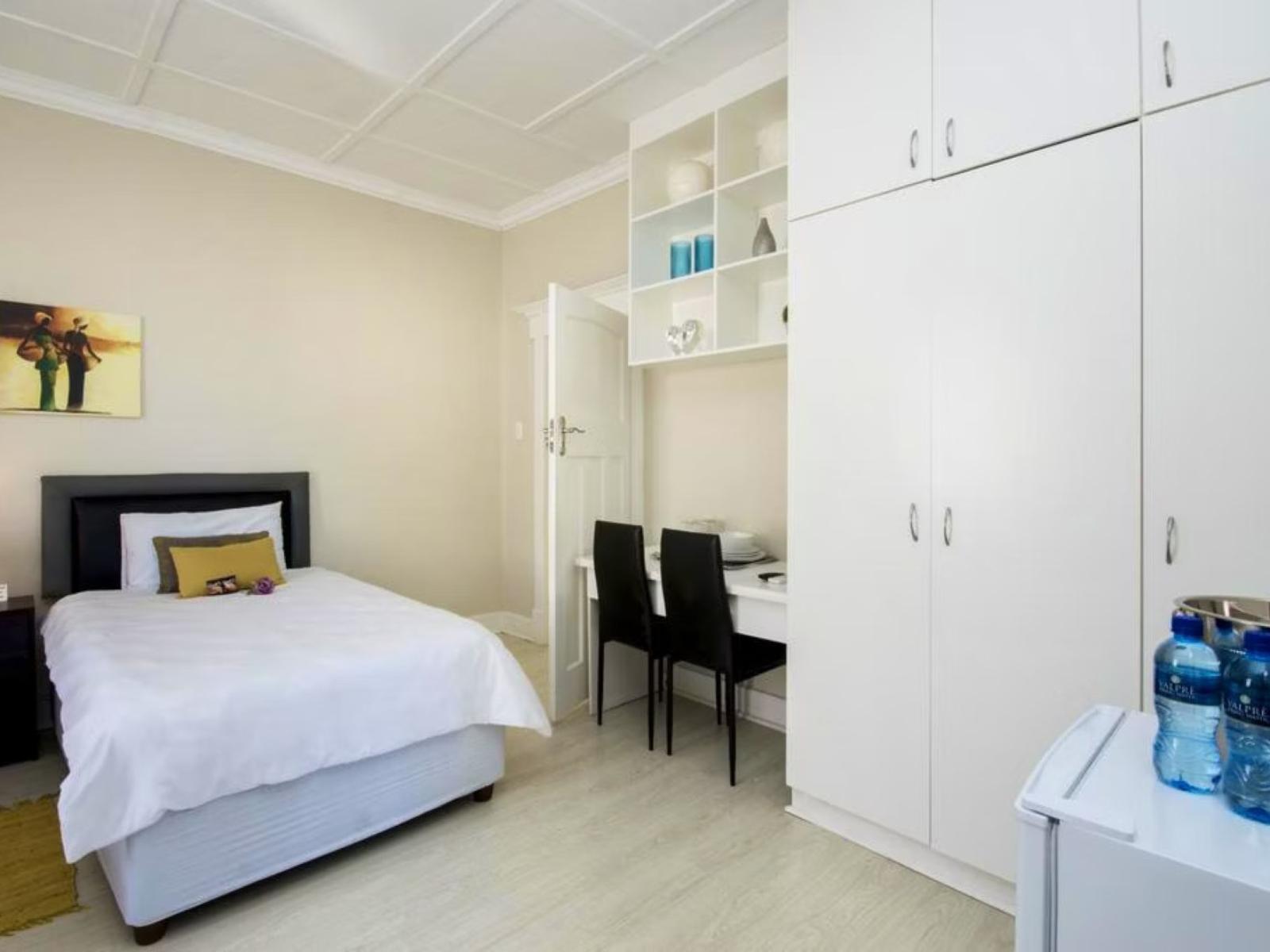 Room 7 — Bed