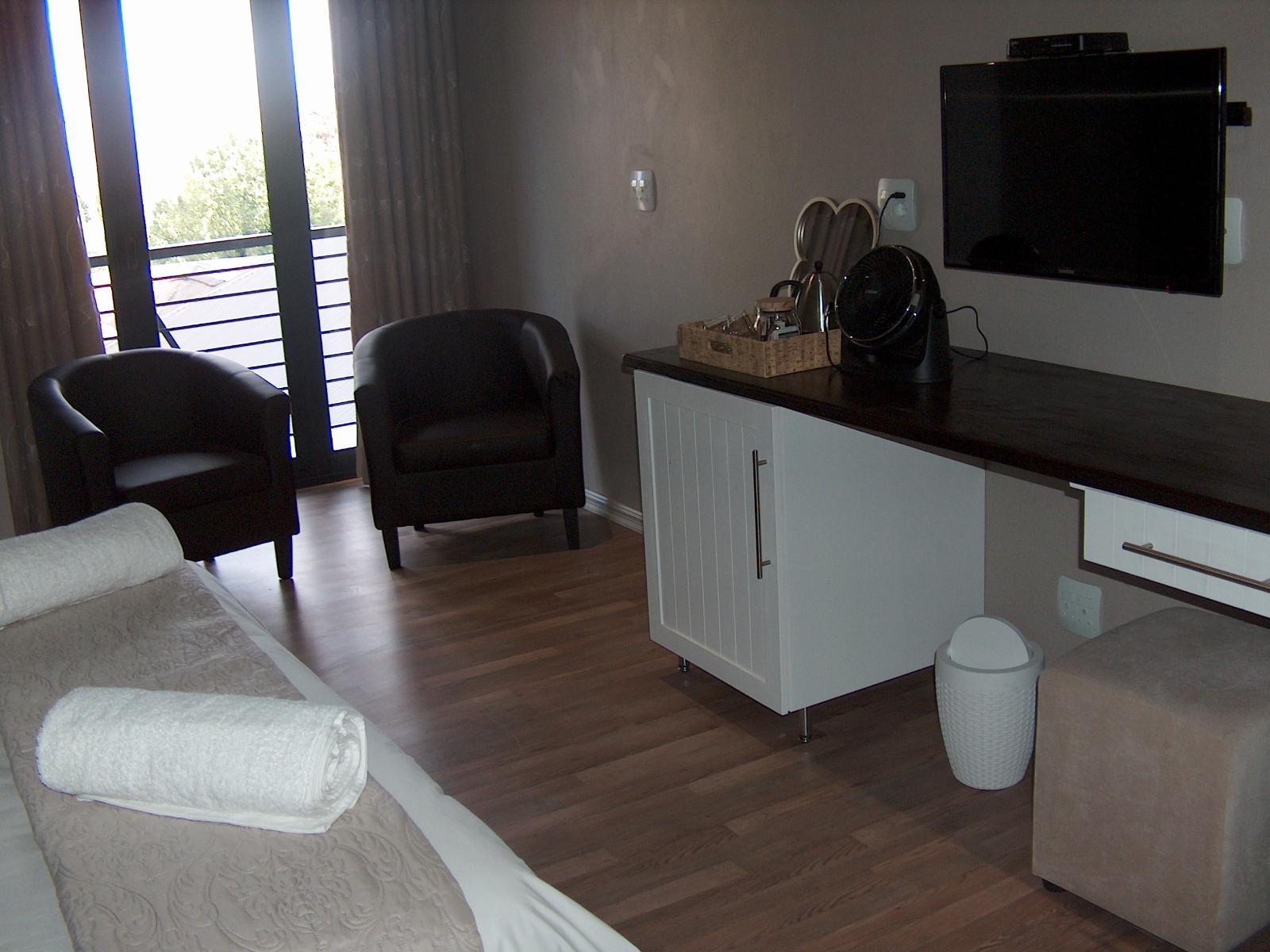 Room 2 — Seating area