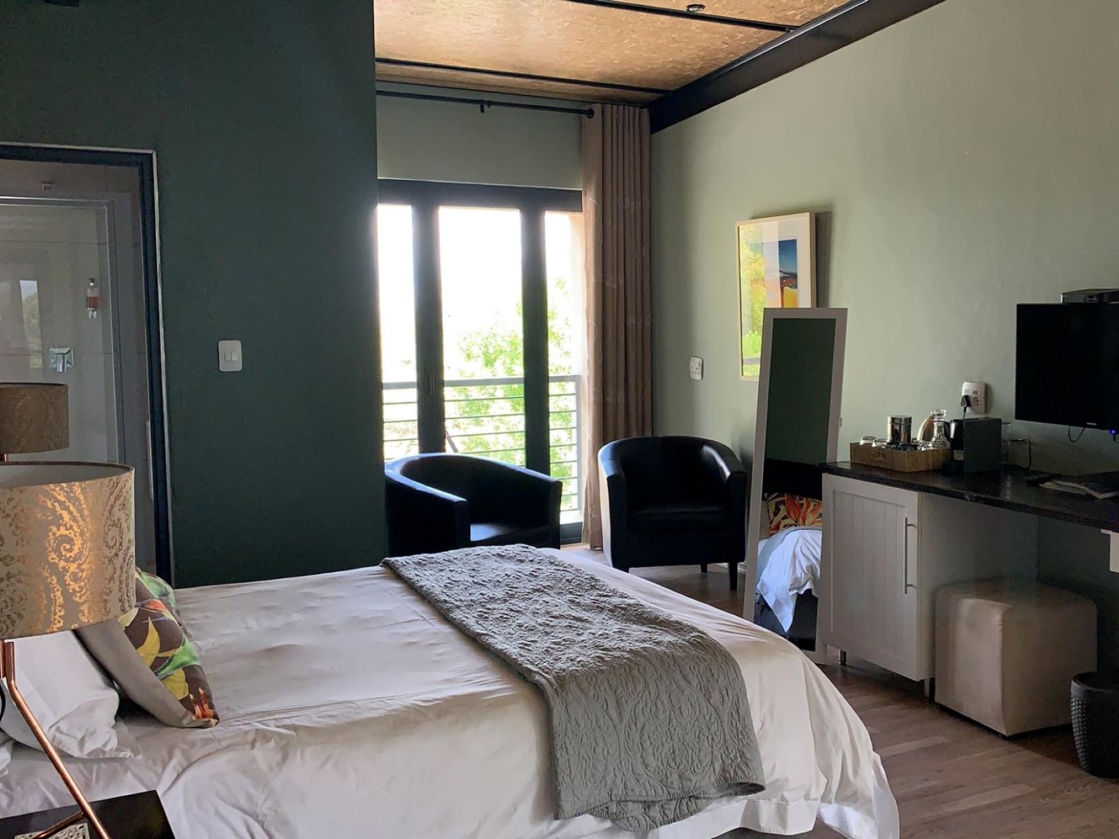 Room 2 — Photo of the whole room