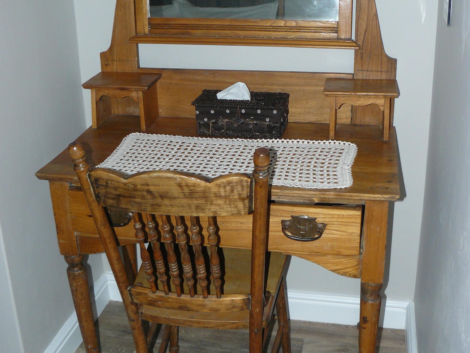 Room 1 — Decorative detail