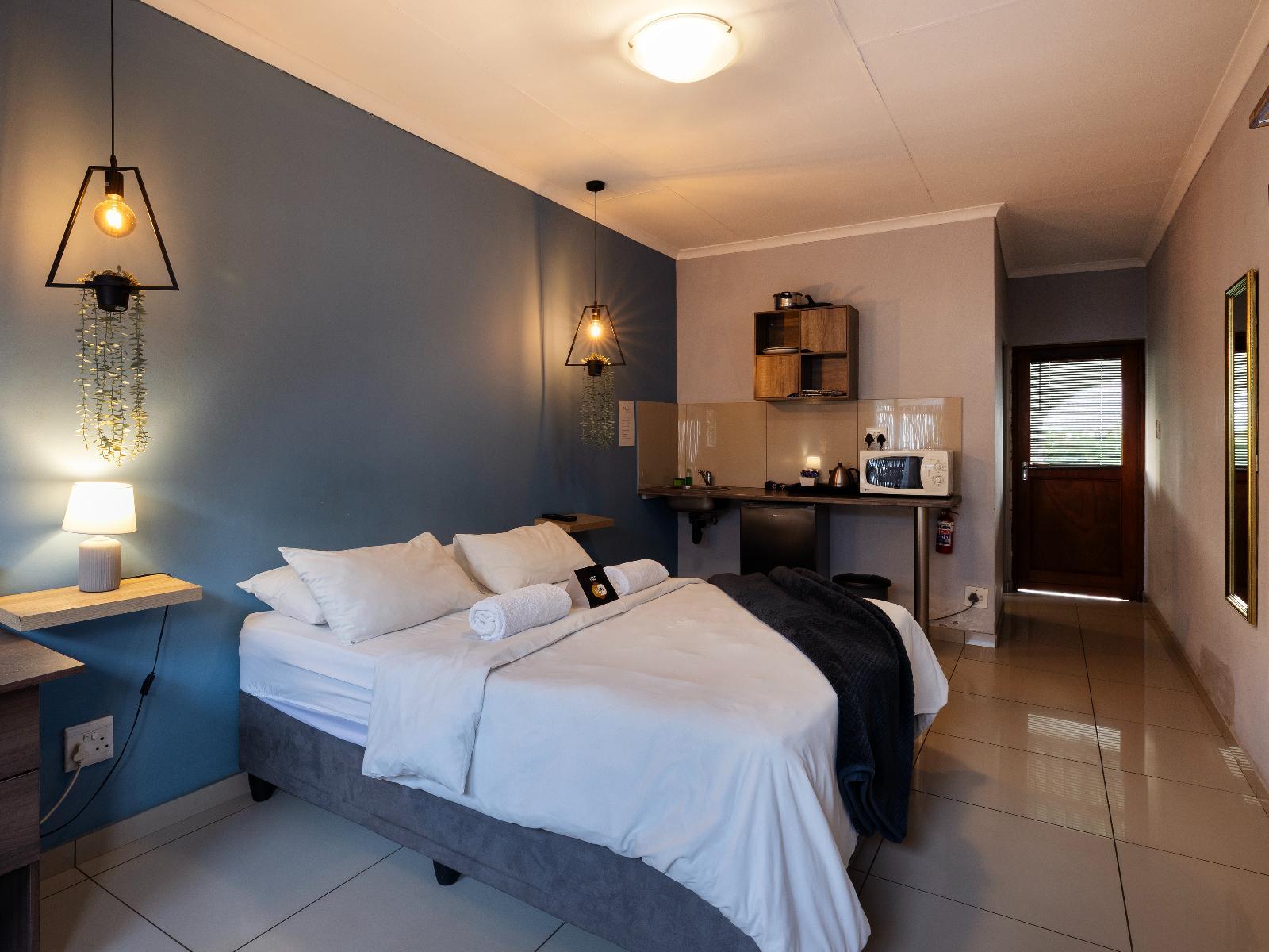 Room 1 — Photo of the whole room