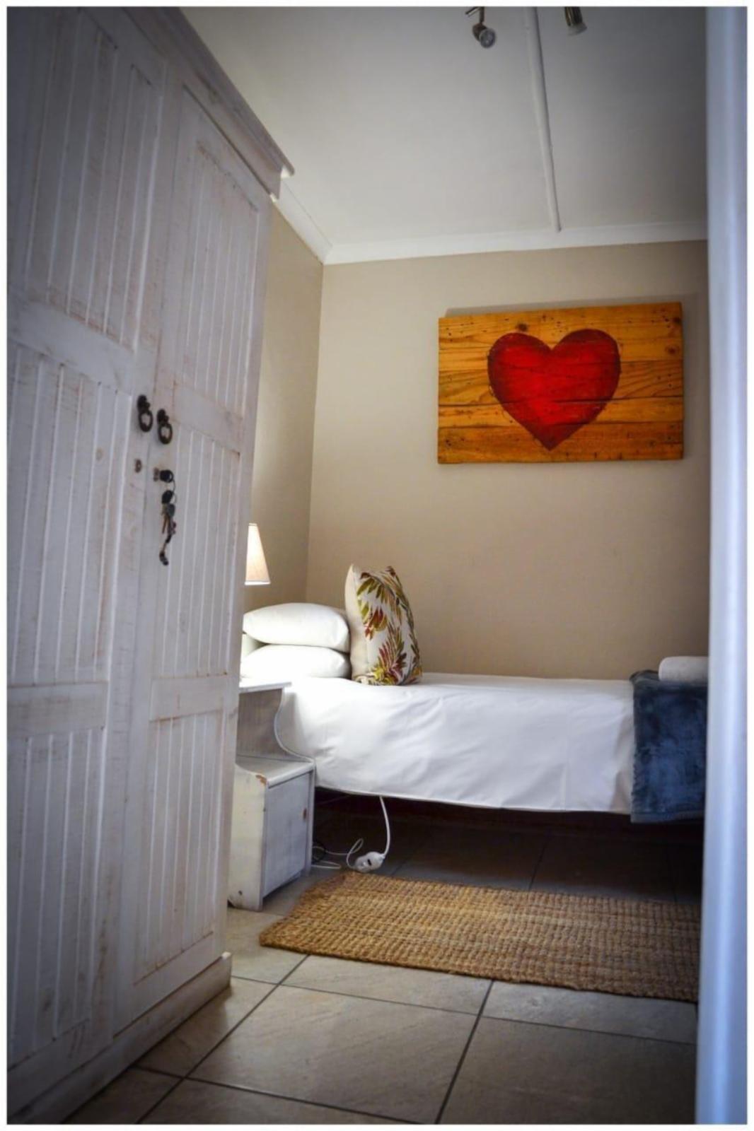 Room 1 — Photo of the whole room