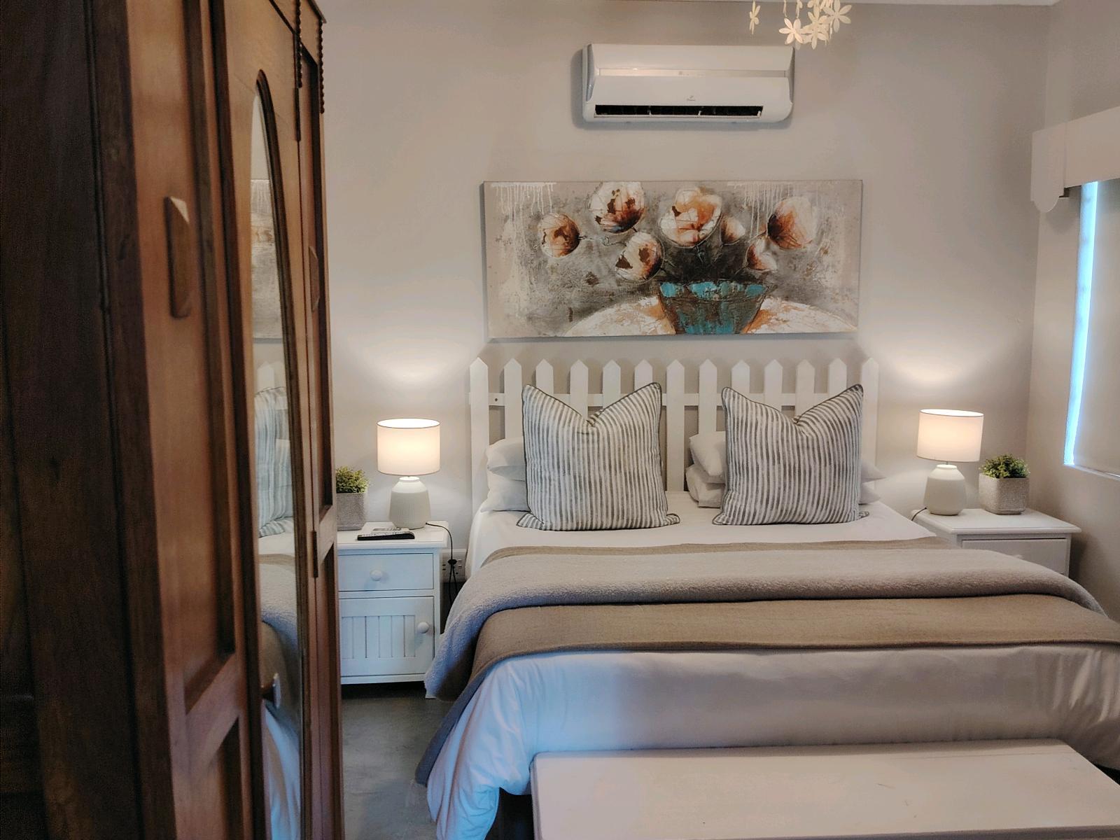 Room 1 — Photo of the whole room