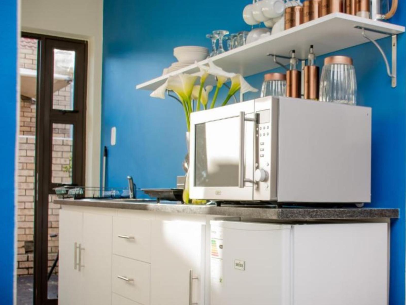 Room 1 — Kitchenette