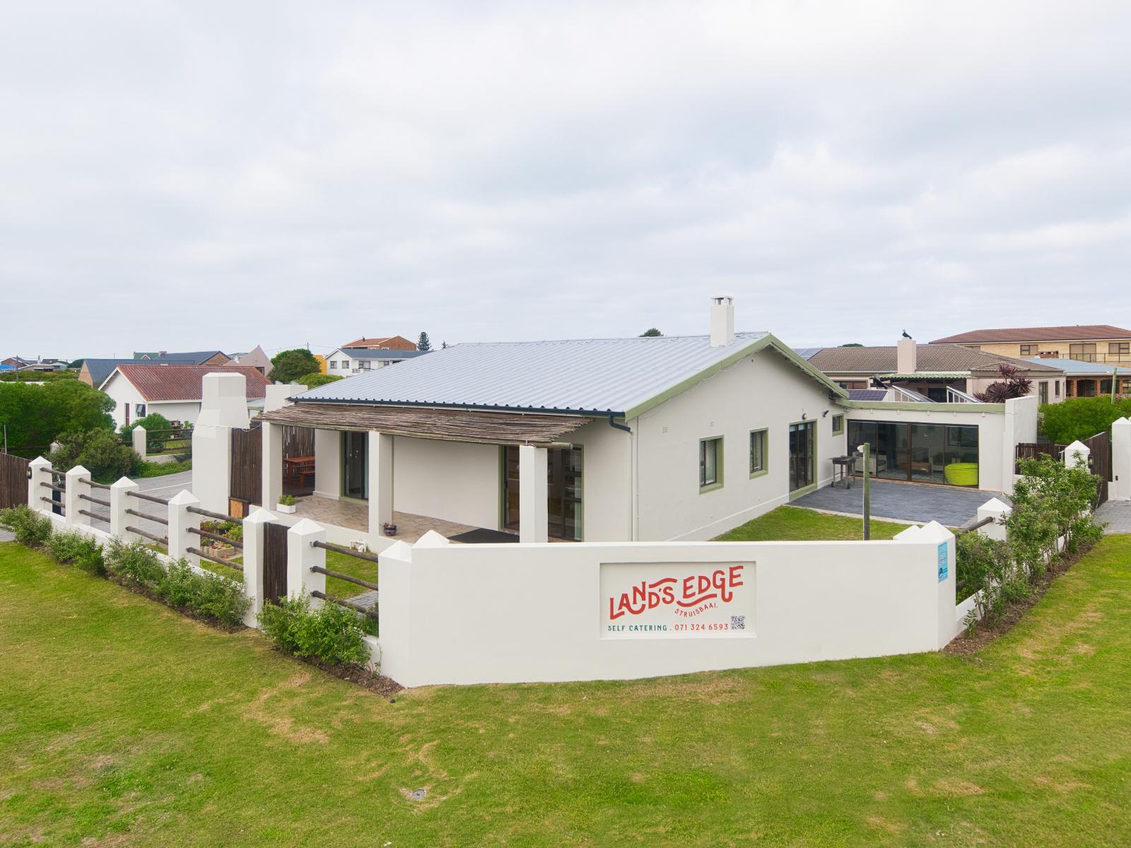 Land's Edge Struisbaai