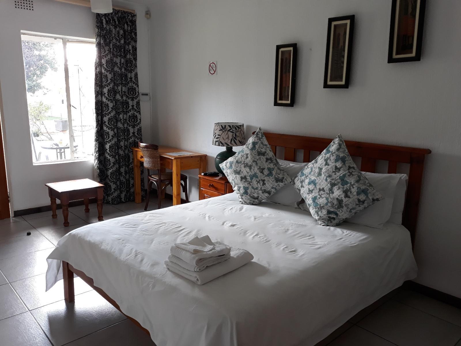 Room 2 — Photo of the whole room