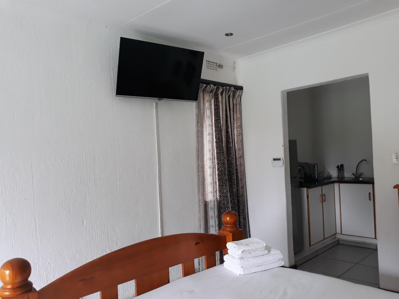 Room 1 — Photo of the whole room