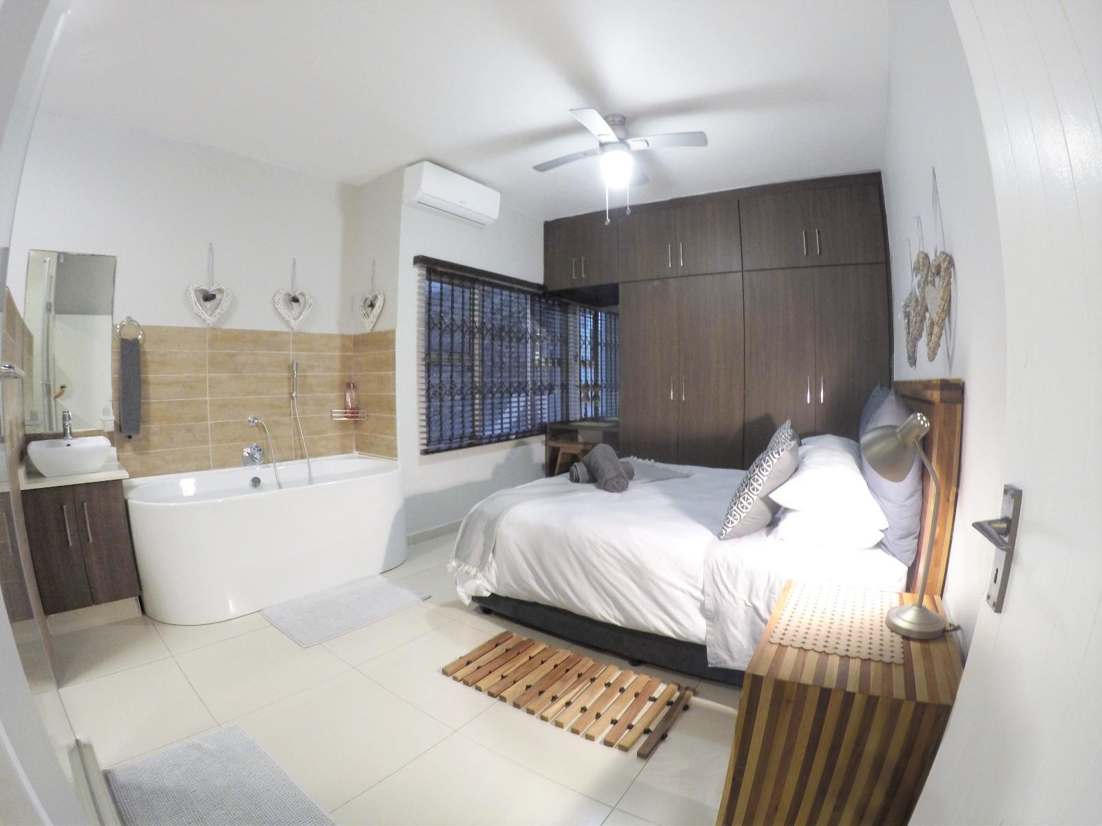 Room 1 — Photo of the whole room