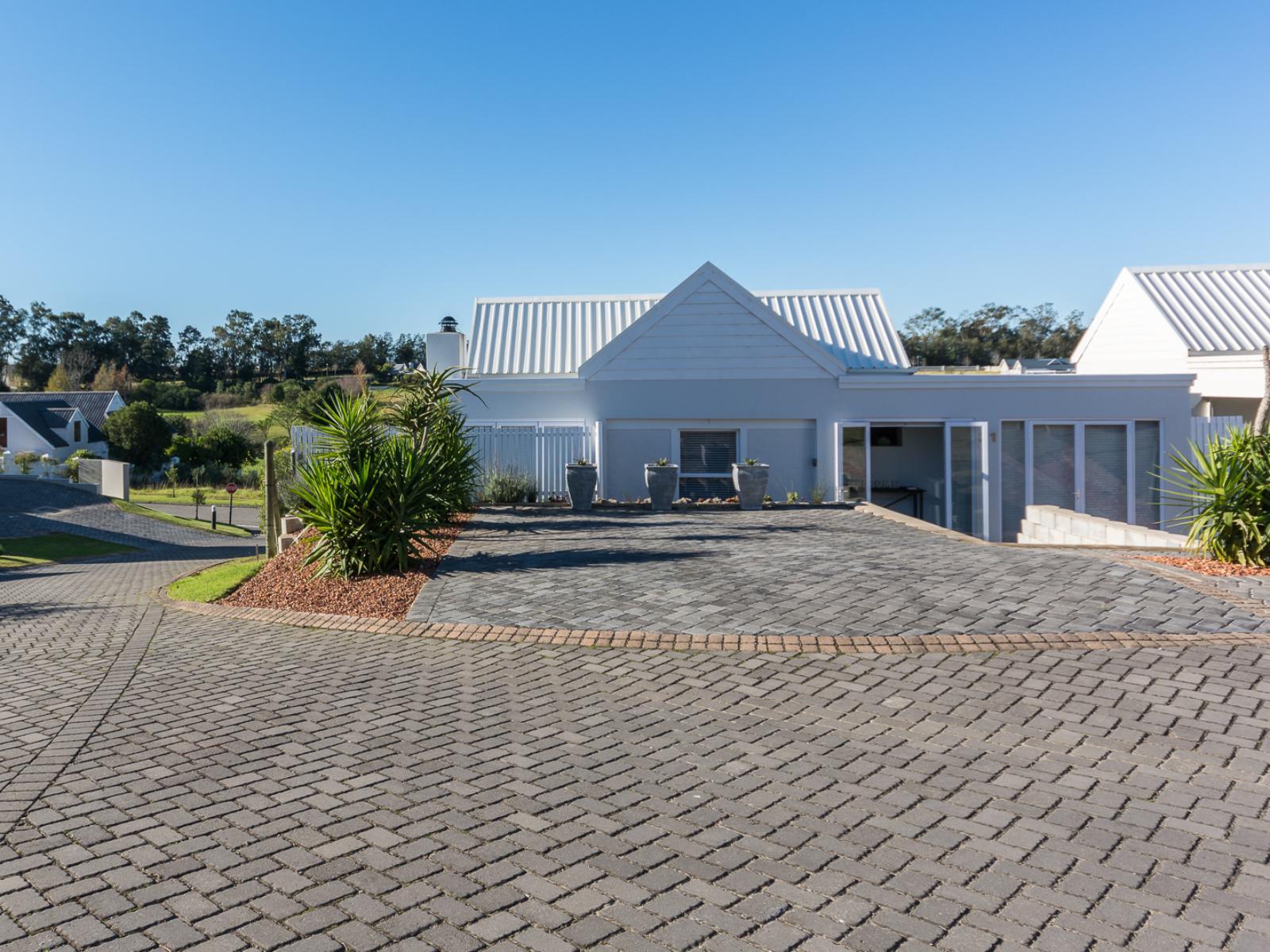 21 Manor Kingswood
