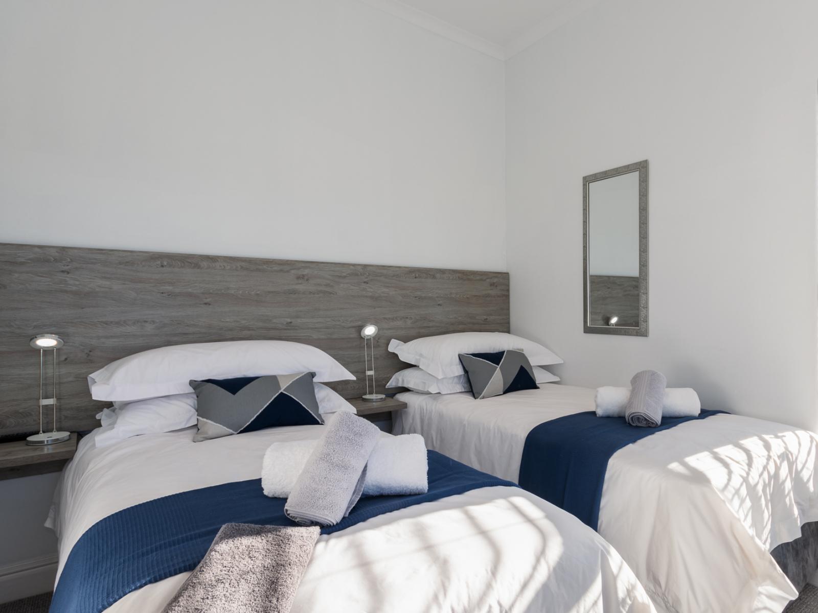 Room 1 — Photo of the whole room
