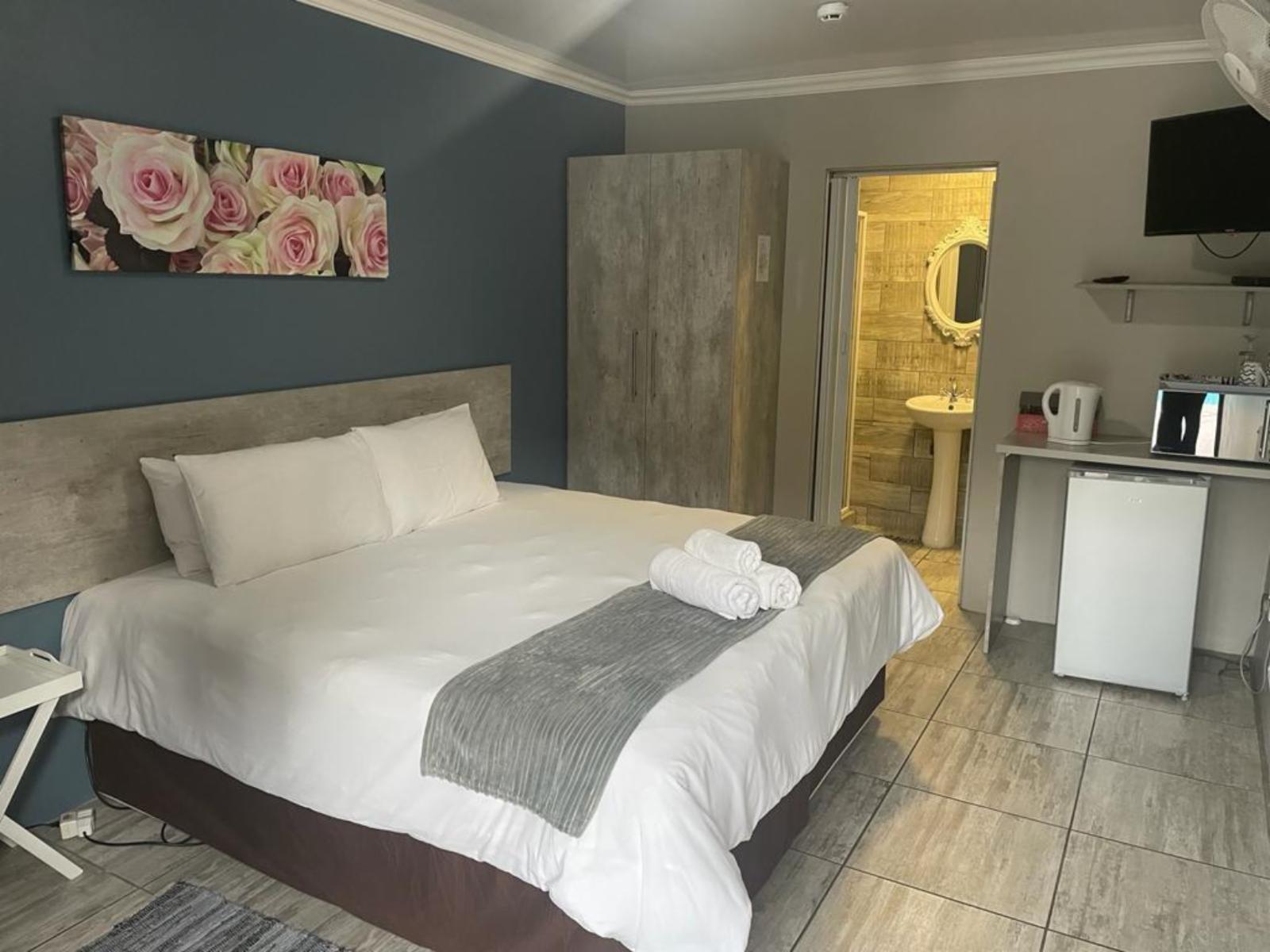 Room 4 — Photo of the whole room