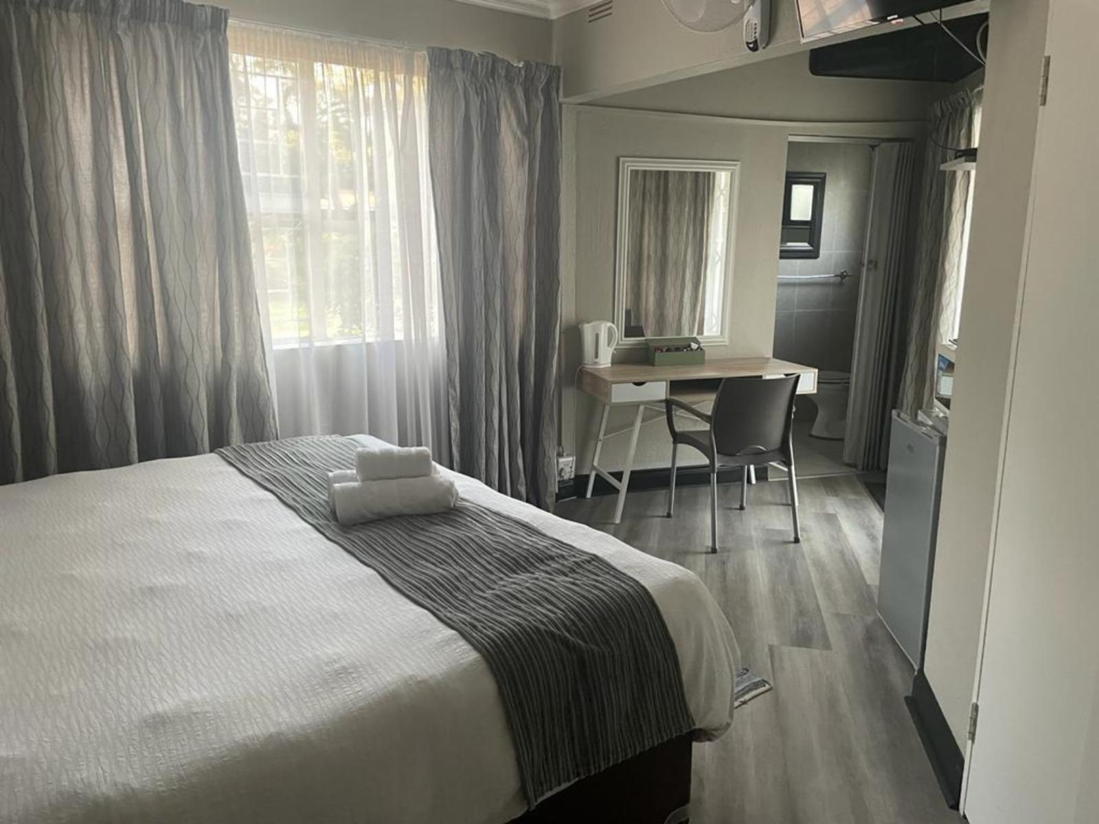 Room 5 — Photo of the whole room