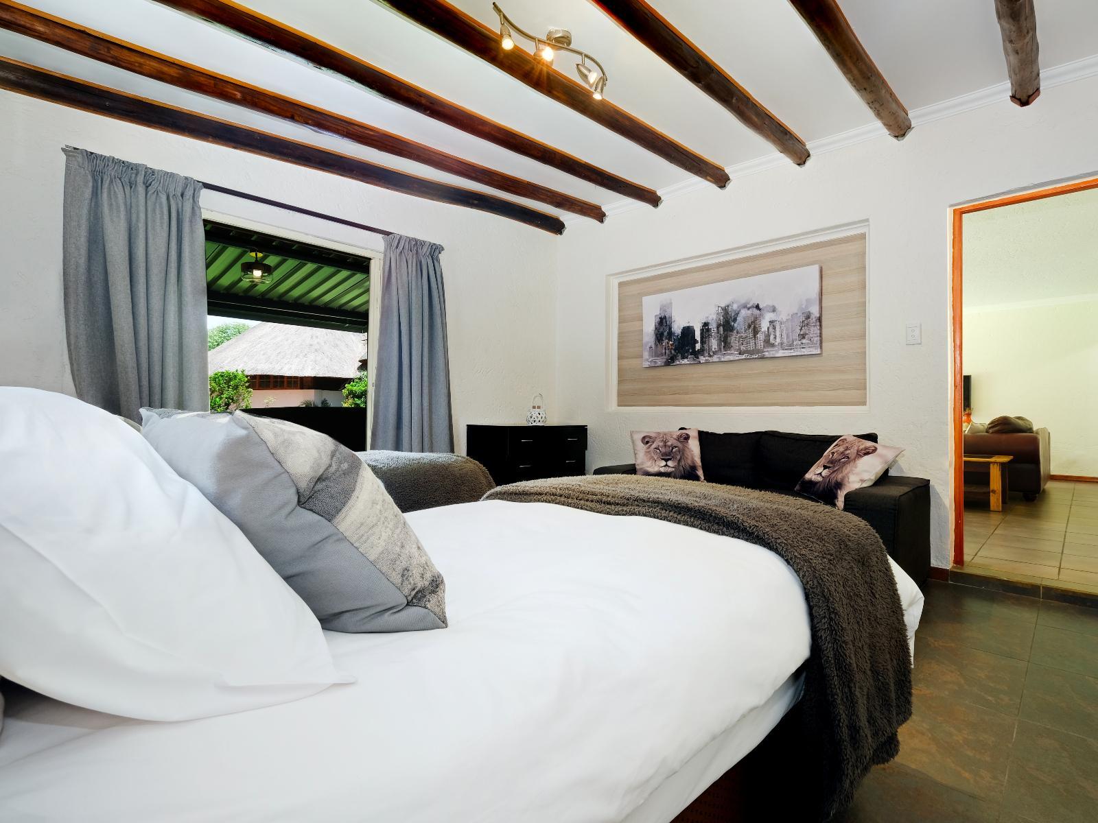 Room 1 — Photo of the whole room
