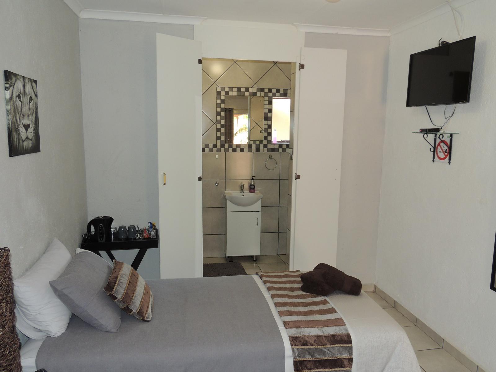 Room 3 — Photo of the whole room