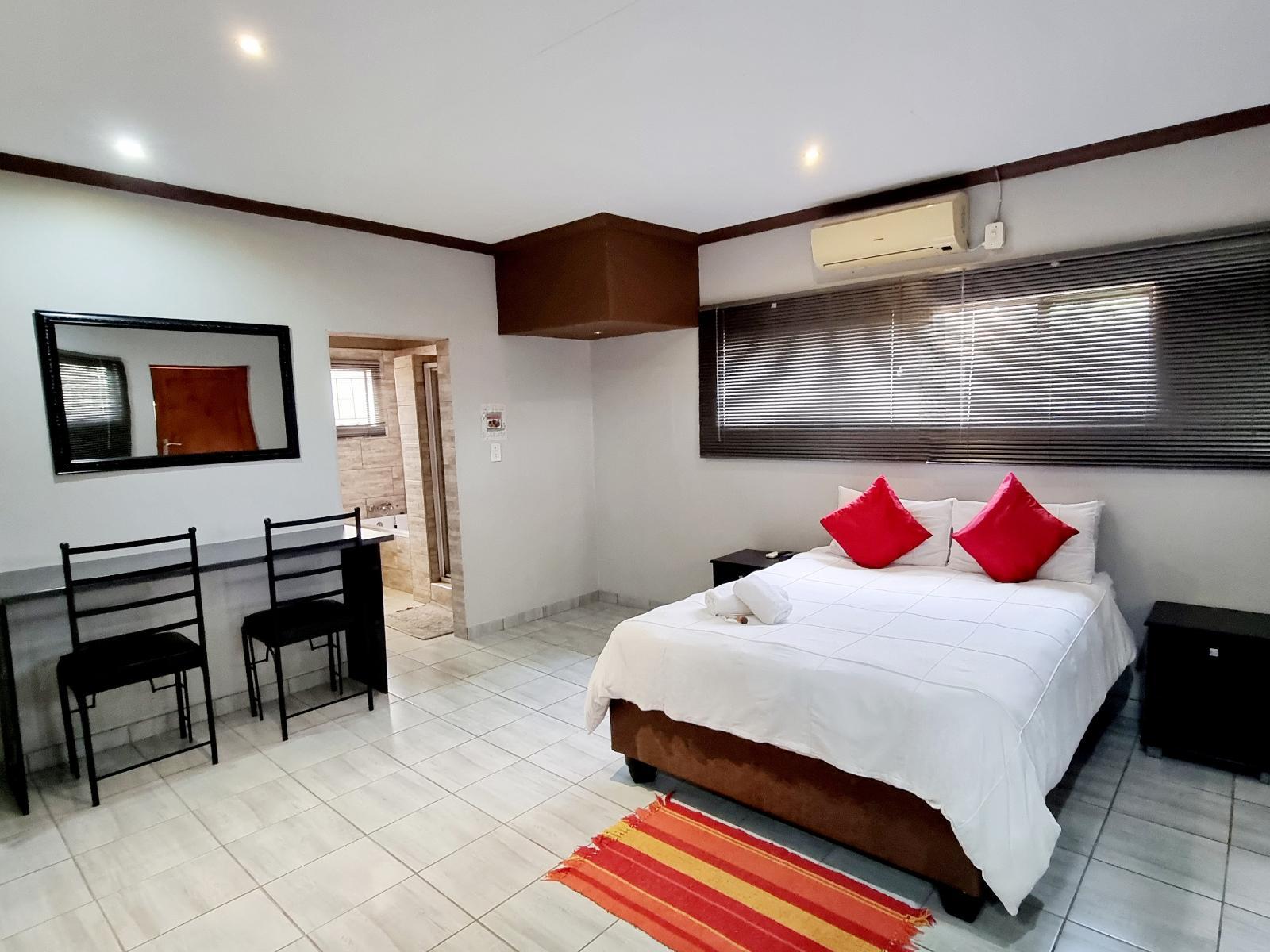 Room 1 — Photo of the whole room