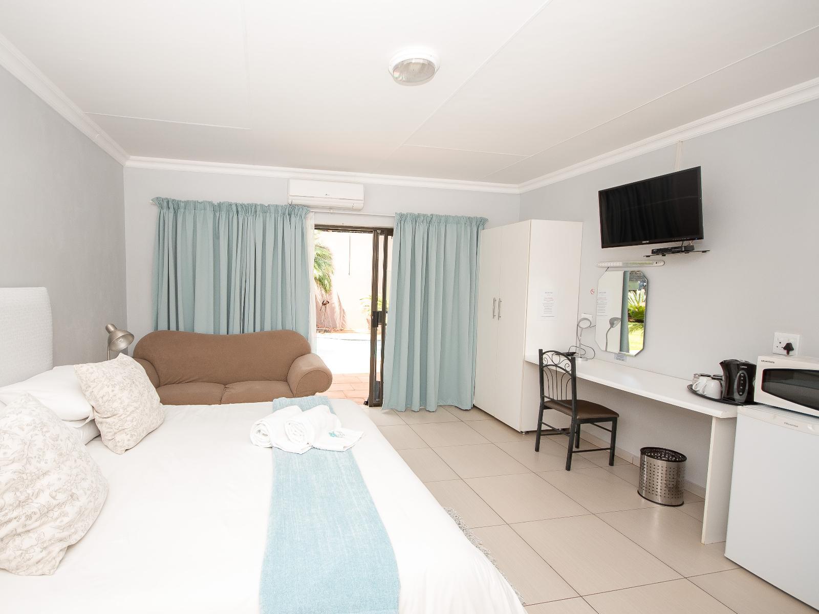 Room 1 — Photo of the whole room