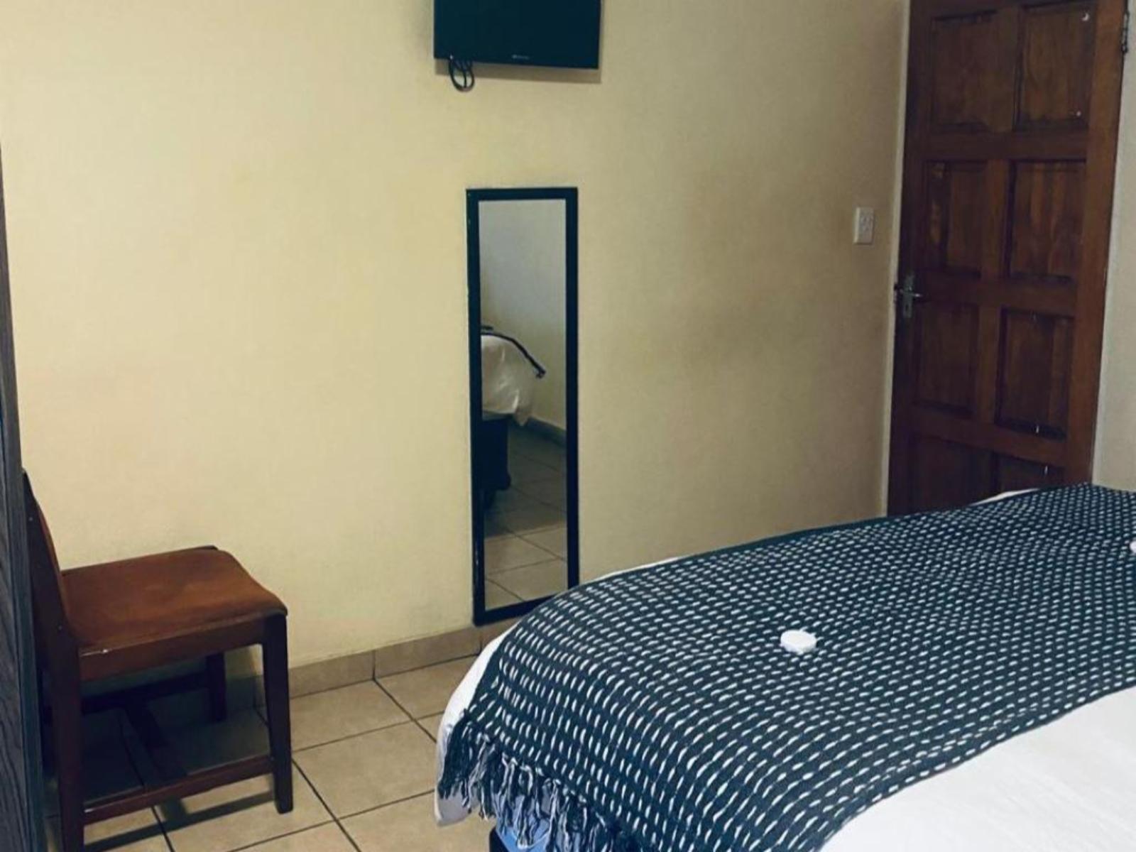 Room 4 — Photo of the whole room