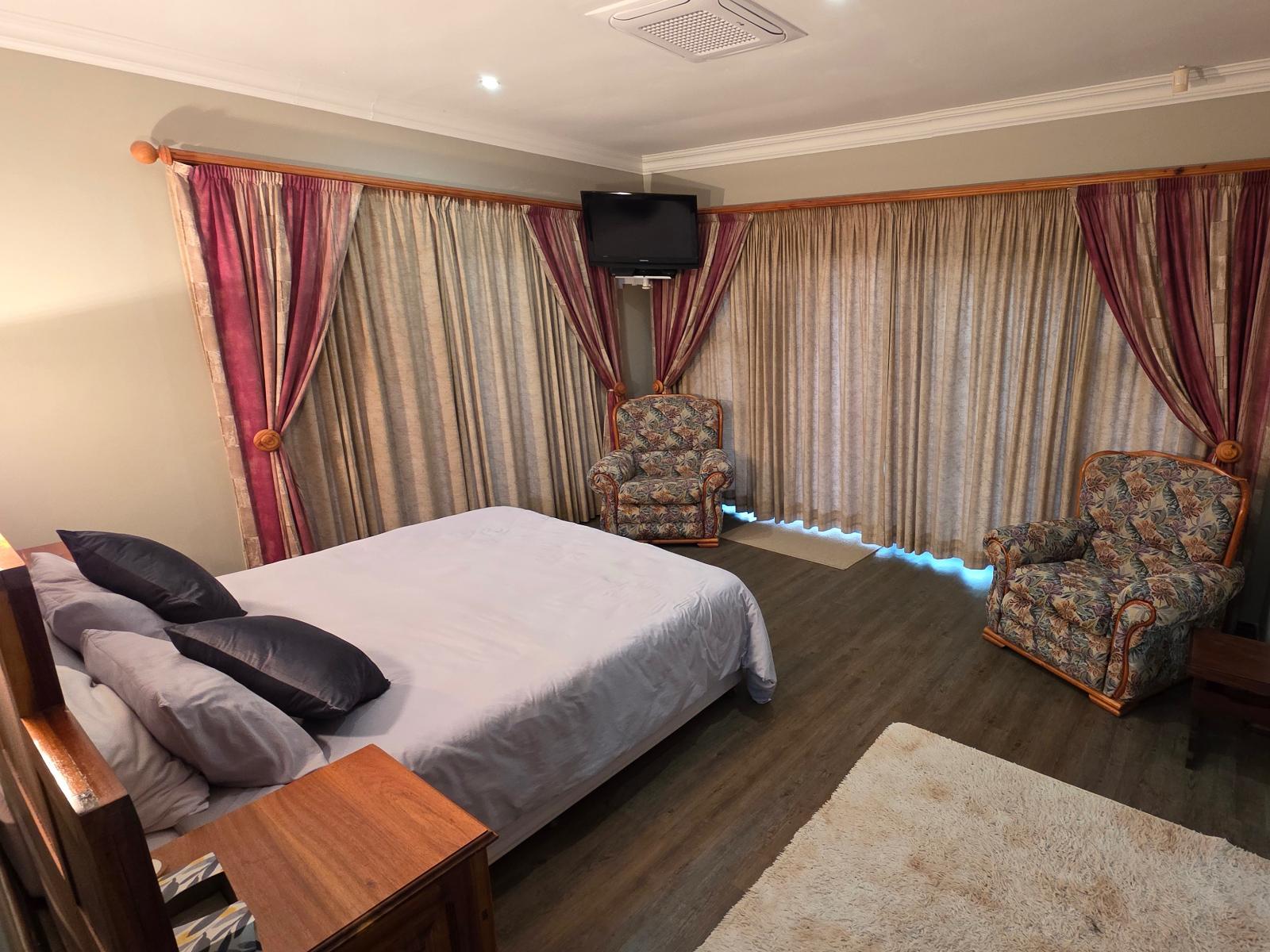 Room 3 — Photo of the whole room