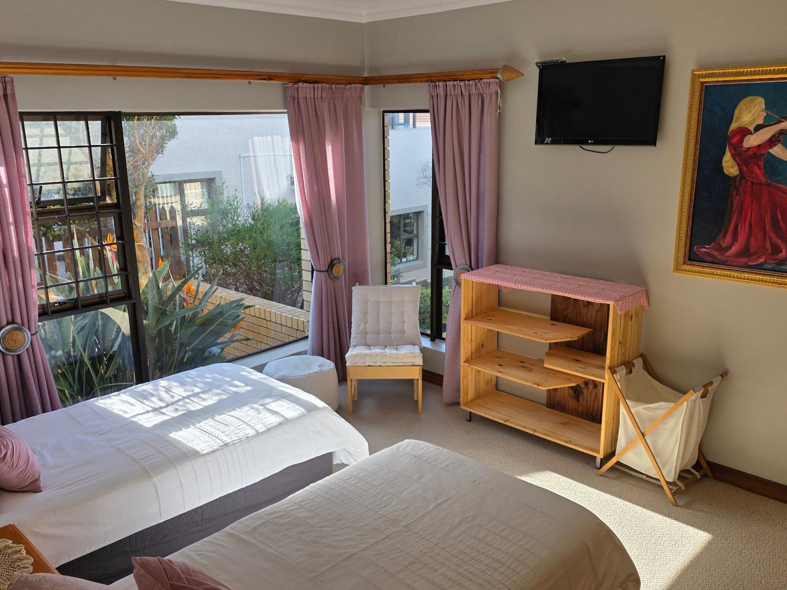 Room 3 — Photo of the whole room
