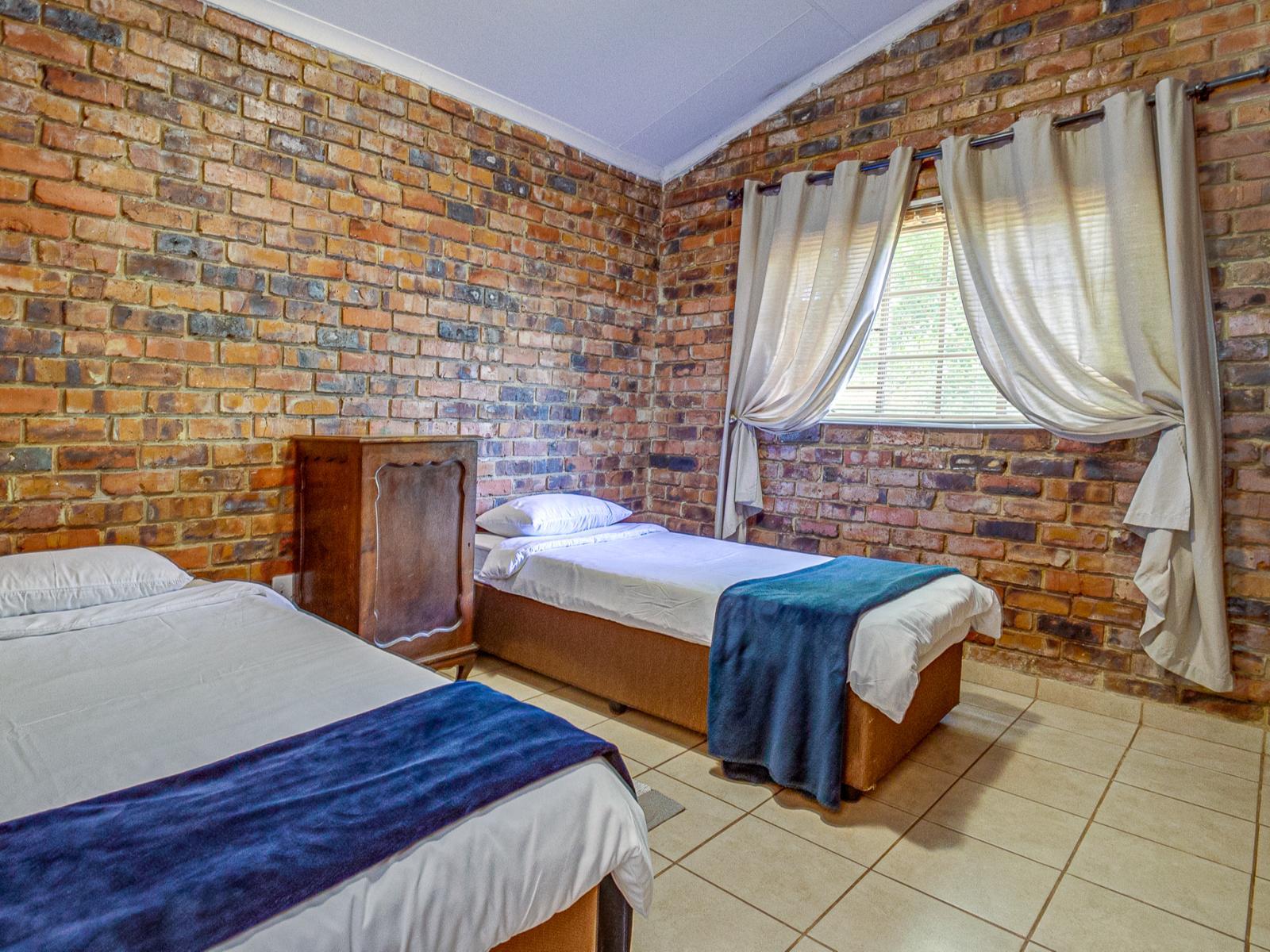 Room 1 — Photo of the whole room