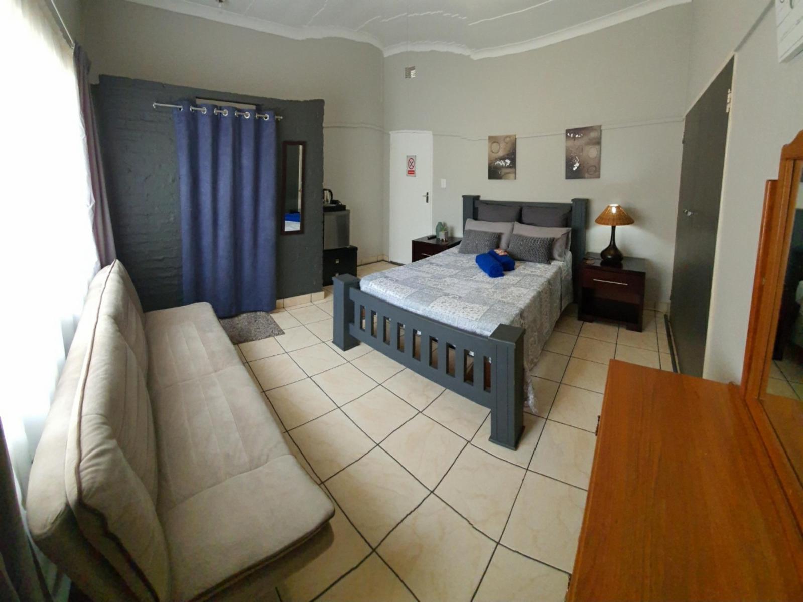 Room 5 — Photo of the whole room