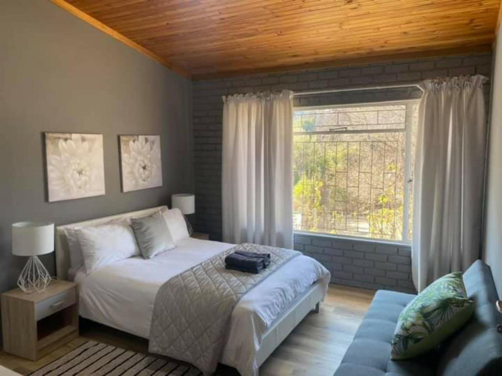 Room 2 — Photo of the whole room