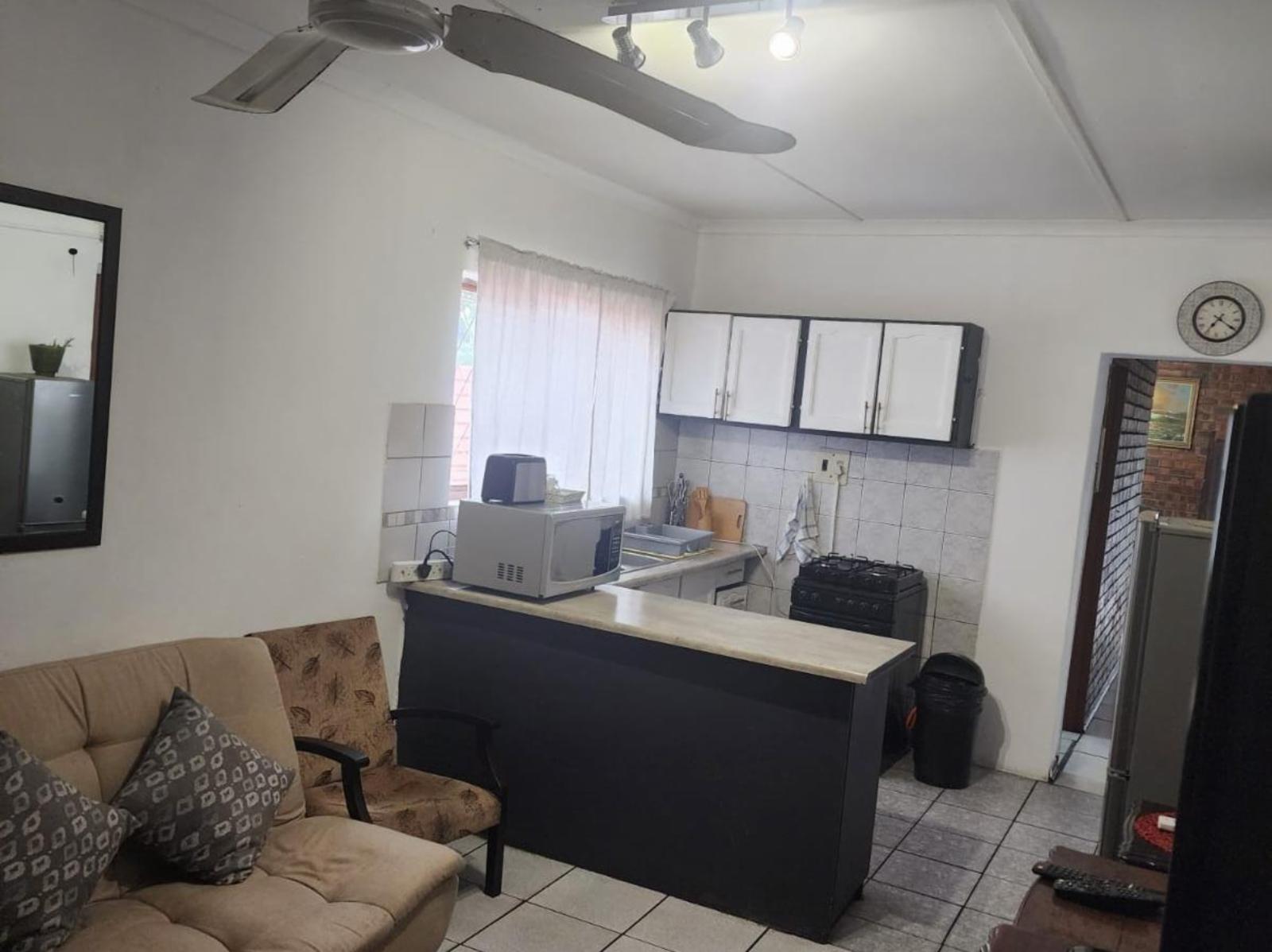 Room 1 — Photo of the whole room