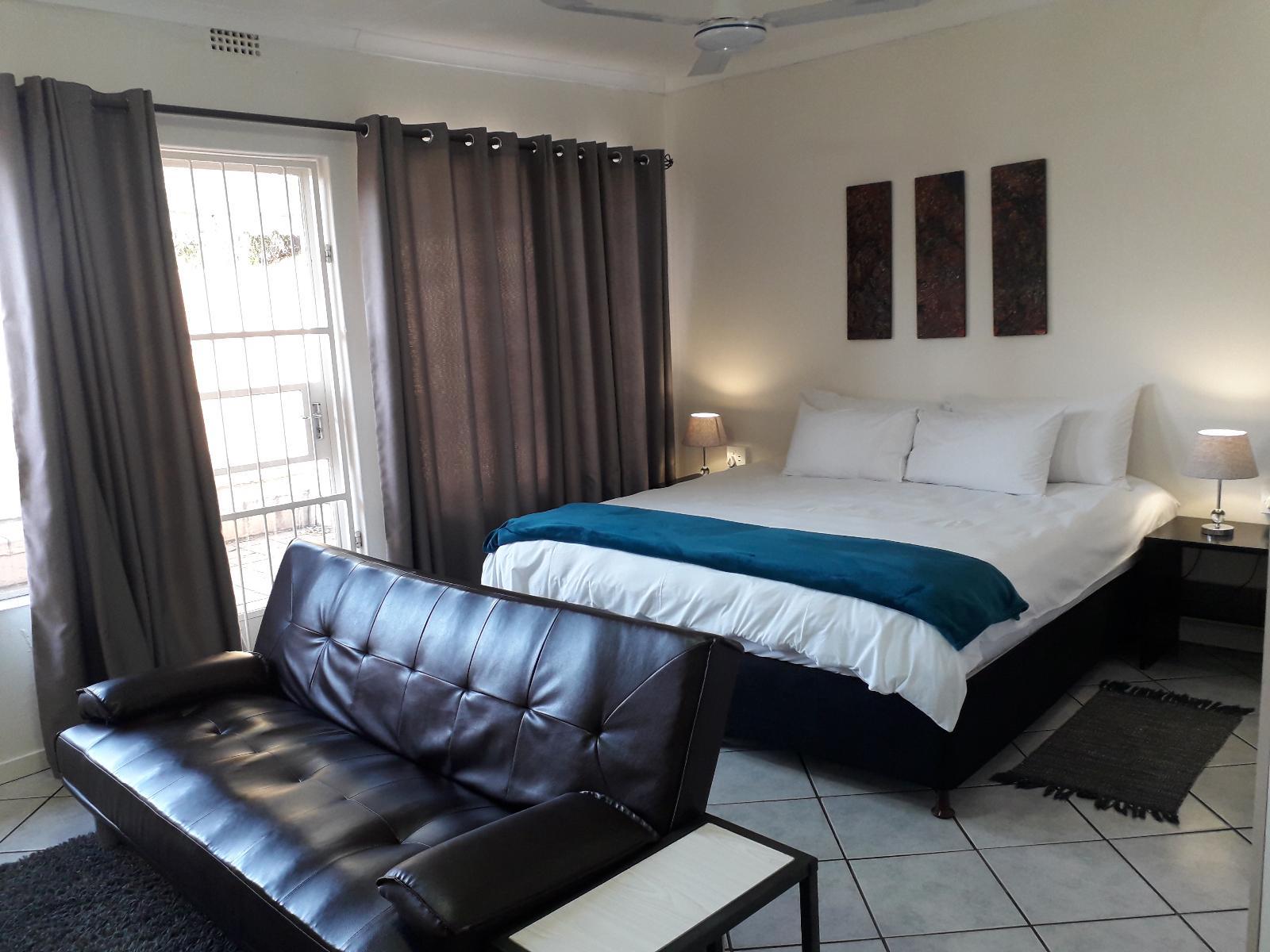 Room 2 — Photo of the whole room