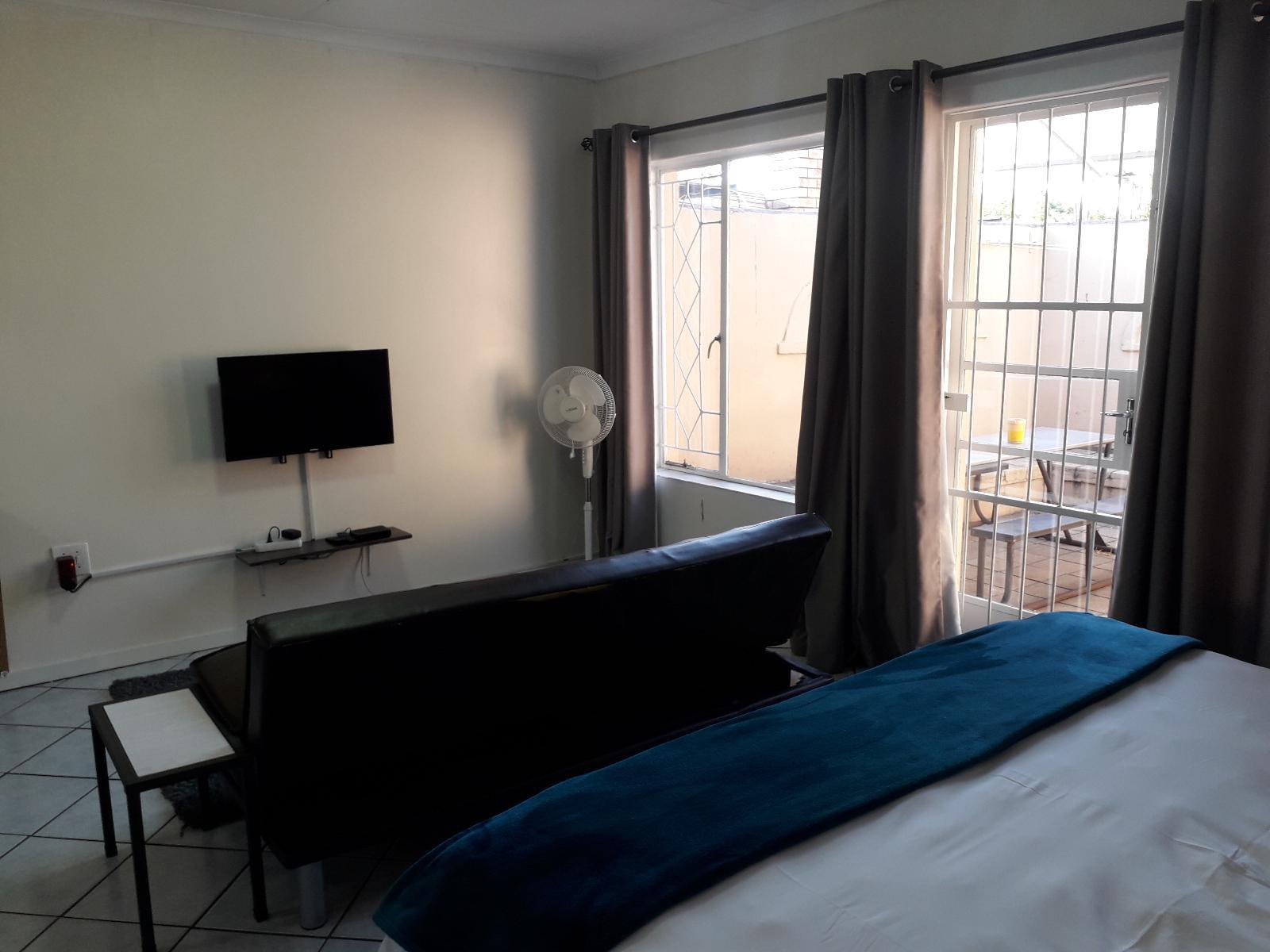 Room 2 — Photo of the whole room
