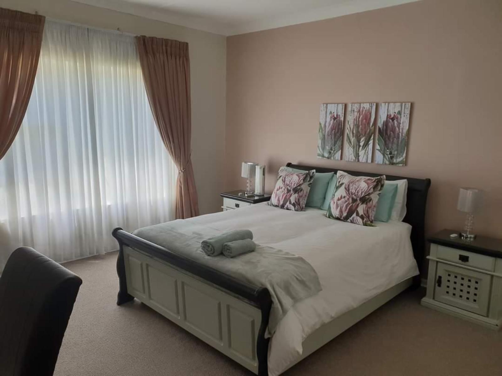 Room 1 — Photo of the whole room
