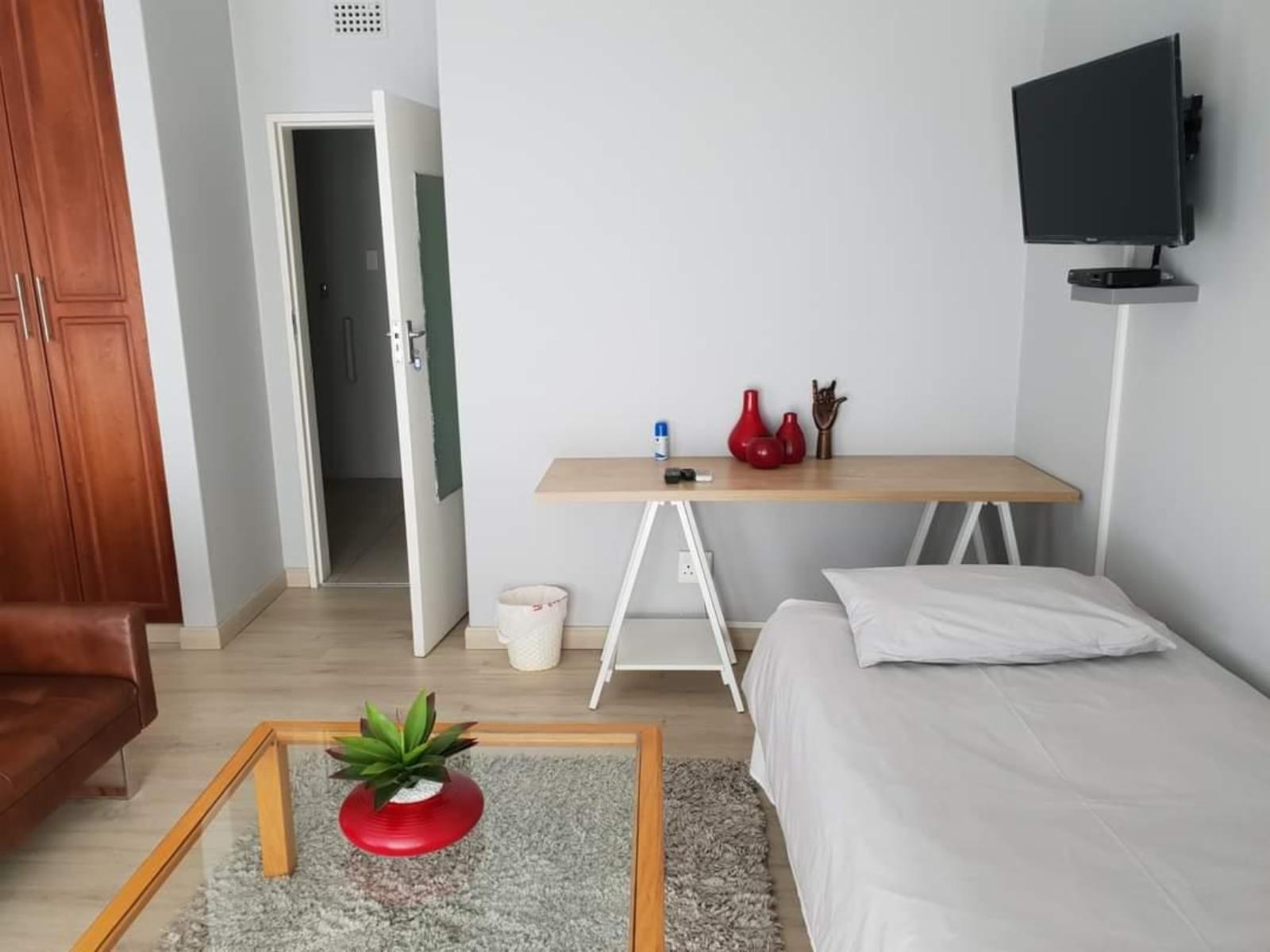Room 2 — Photo of the whole room