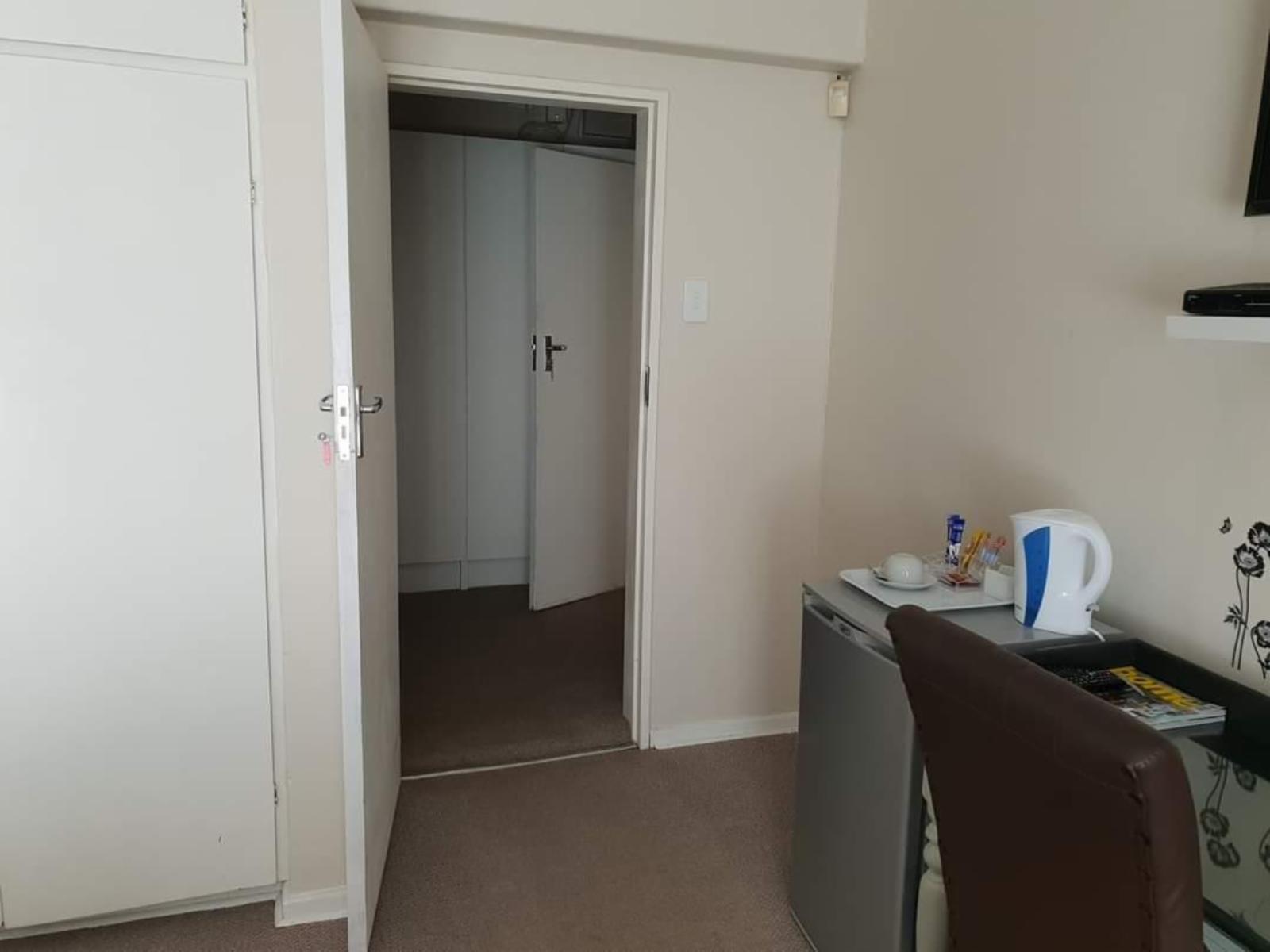 Room 1 — Photo of the whole room