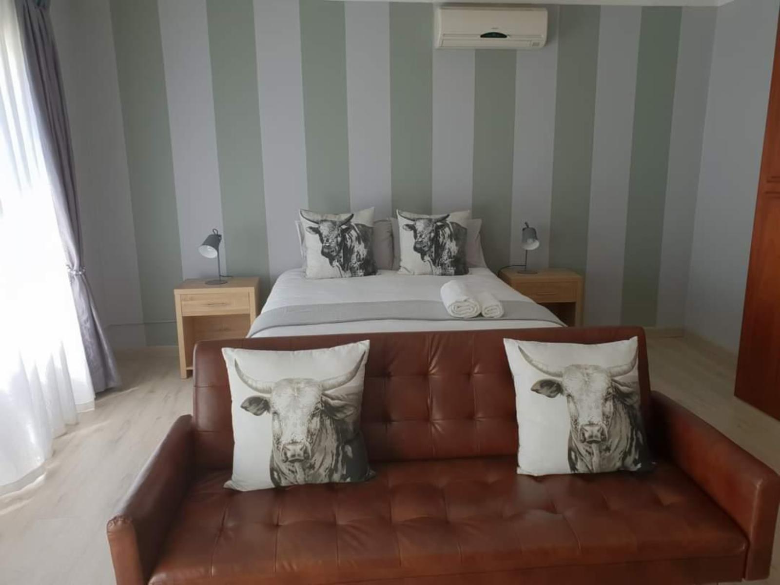 Room 2 — Photo of the whole room