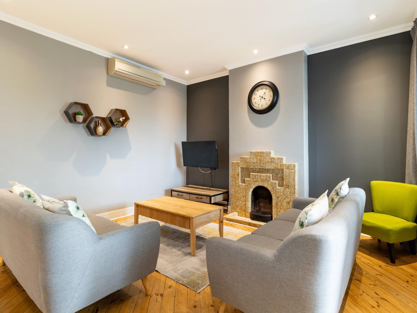 Communal lounge/ TV room